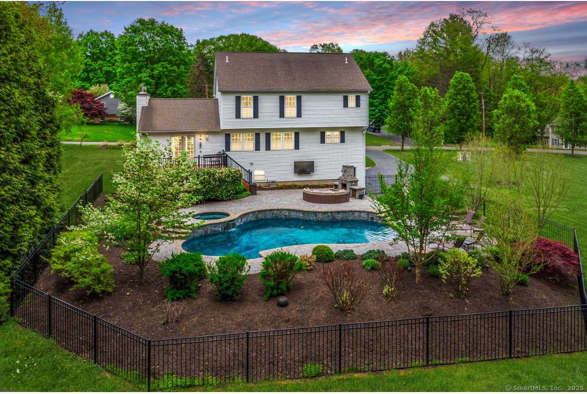 Newtown, CT 06482,12 Jo Mar Drive