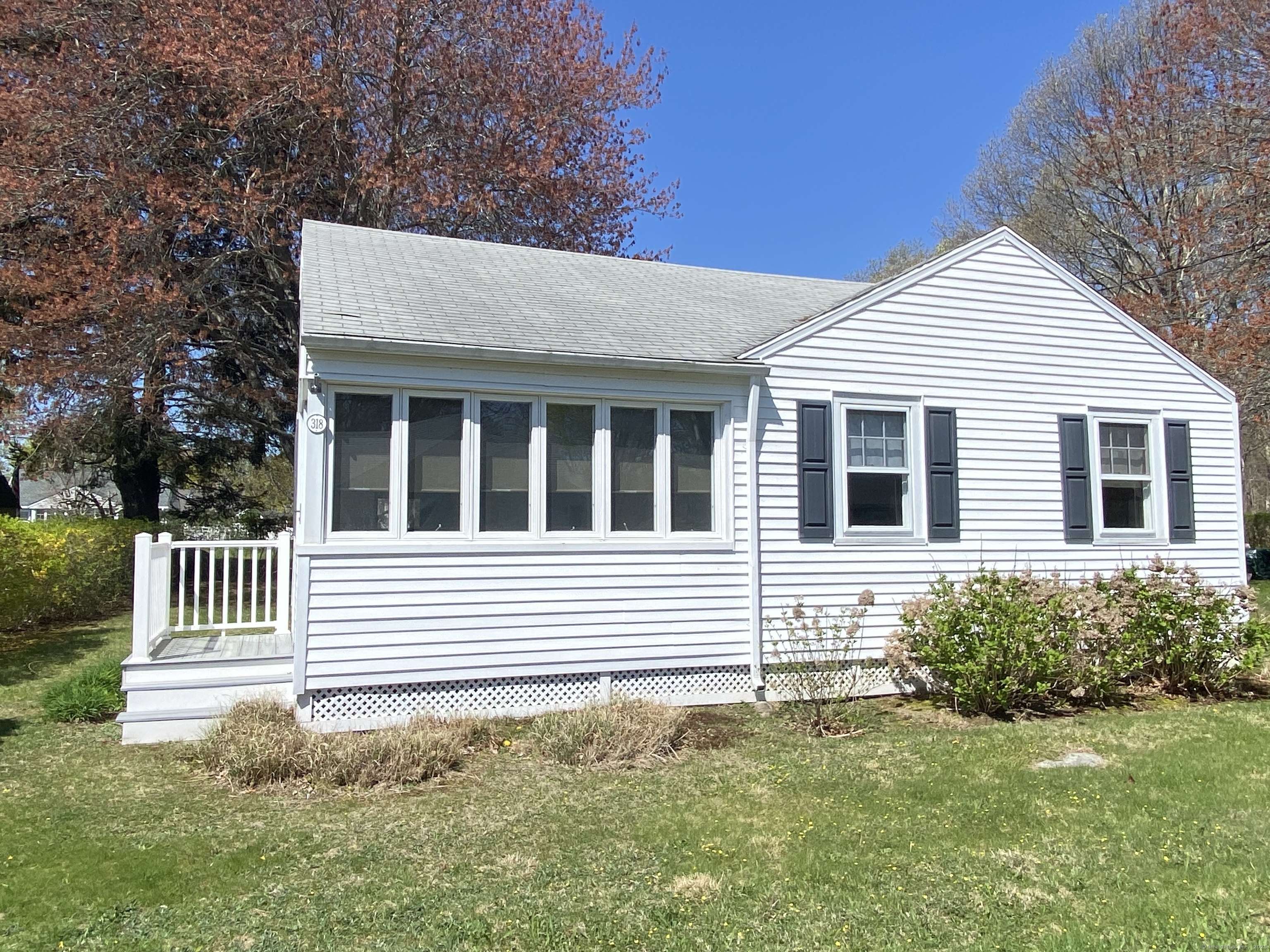 Old Lyme, CT 06371,318 Billow Road