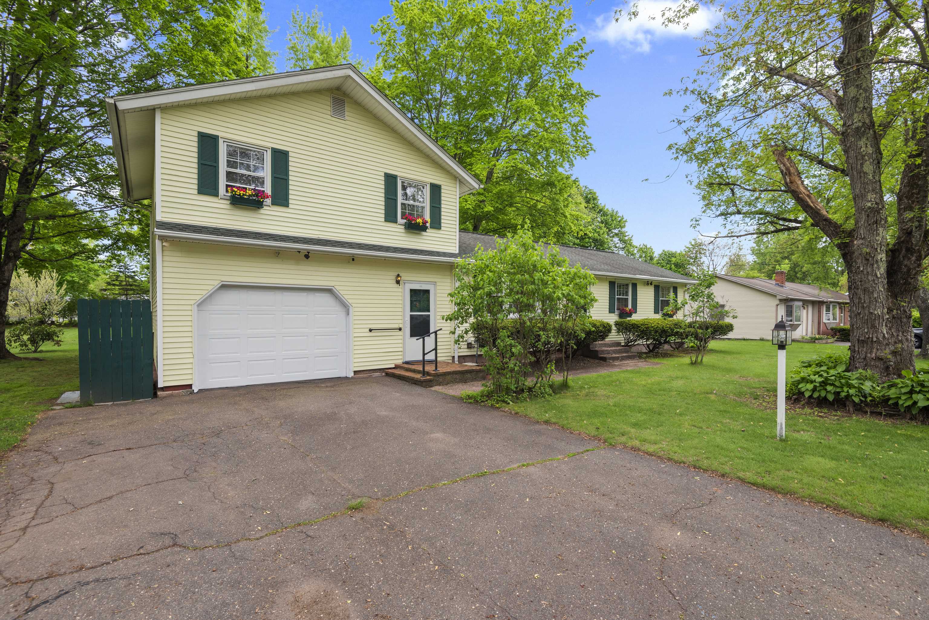 Vernon, CT 06066,46 Neill Road