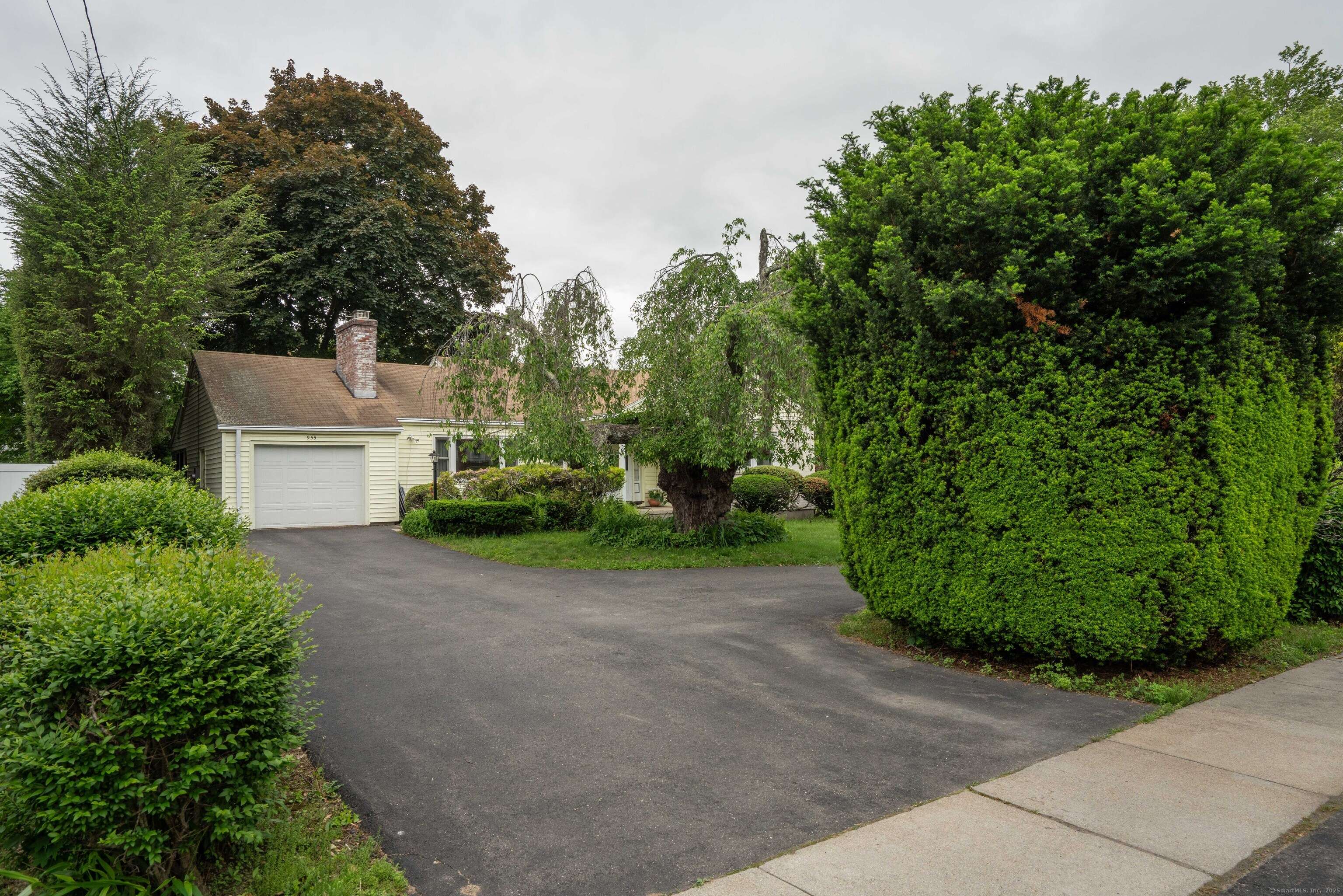 West Hartford, CT 06117,955 North Main Street