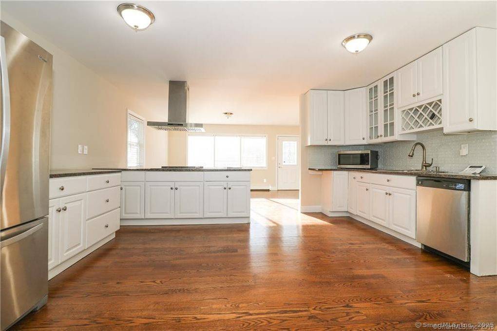 Bridgeport, CT 06606,198 Macon Drive