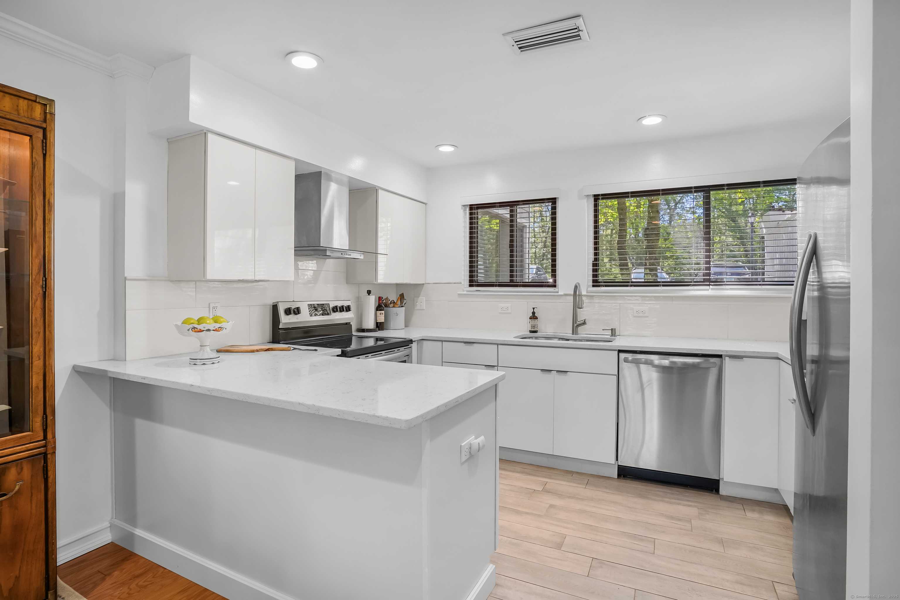 Norwalk, CT 06854,147 Rowayton Woods Drive #147