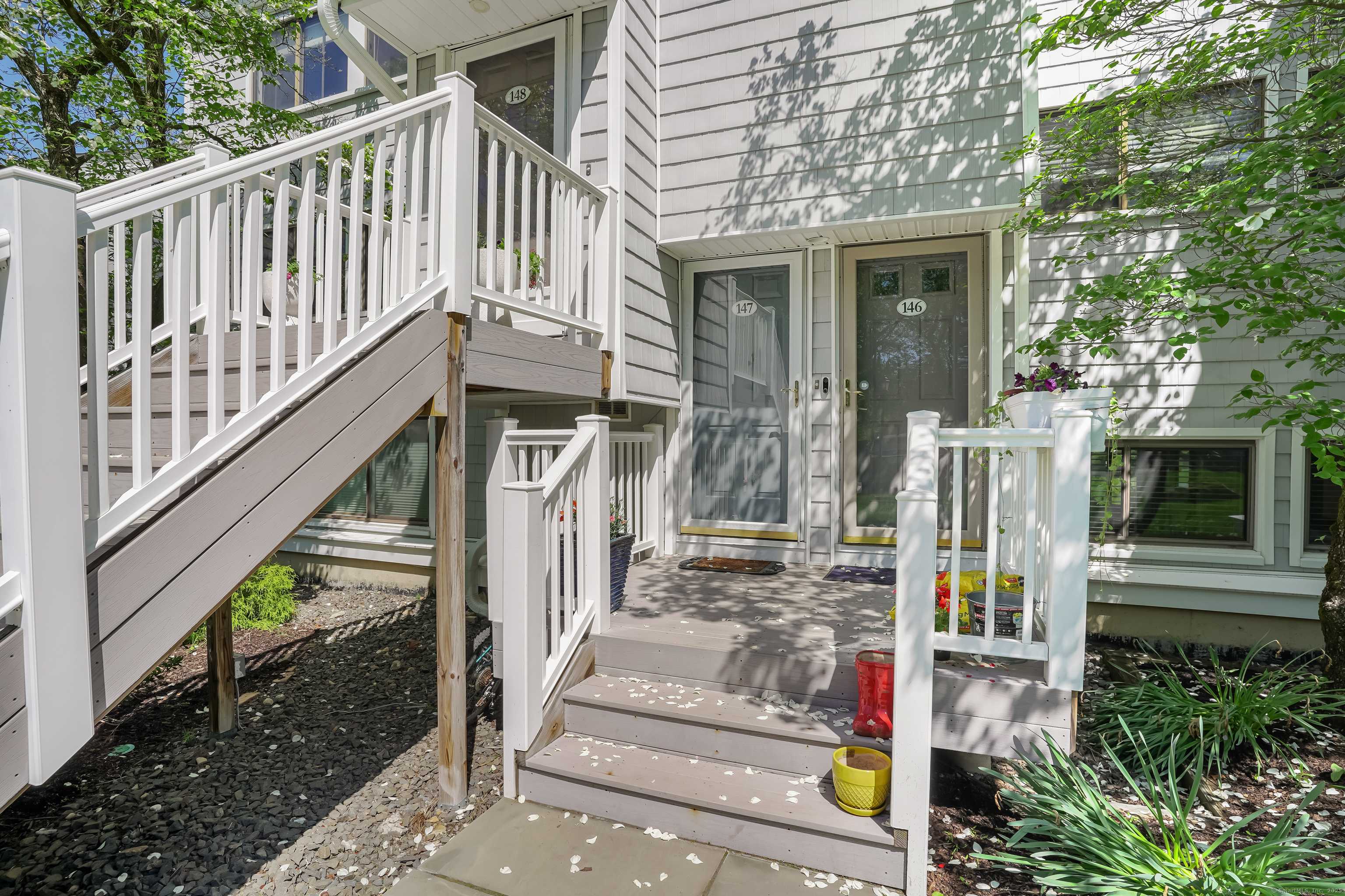Norwalk, CT 06854,147 Rowayton Woods Drive #147