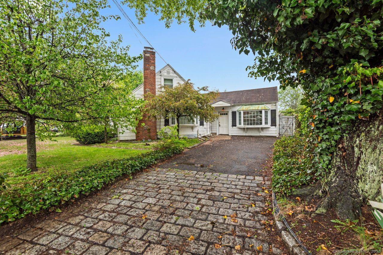 Norwalk, CT 06851,2 Friendly Road