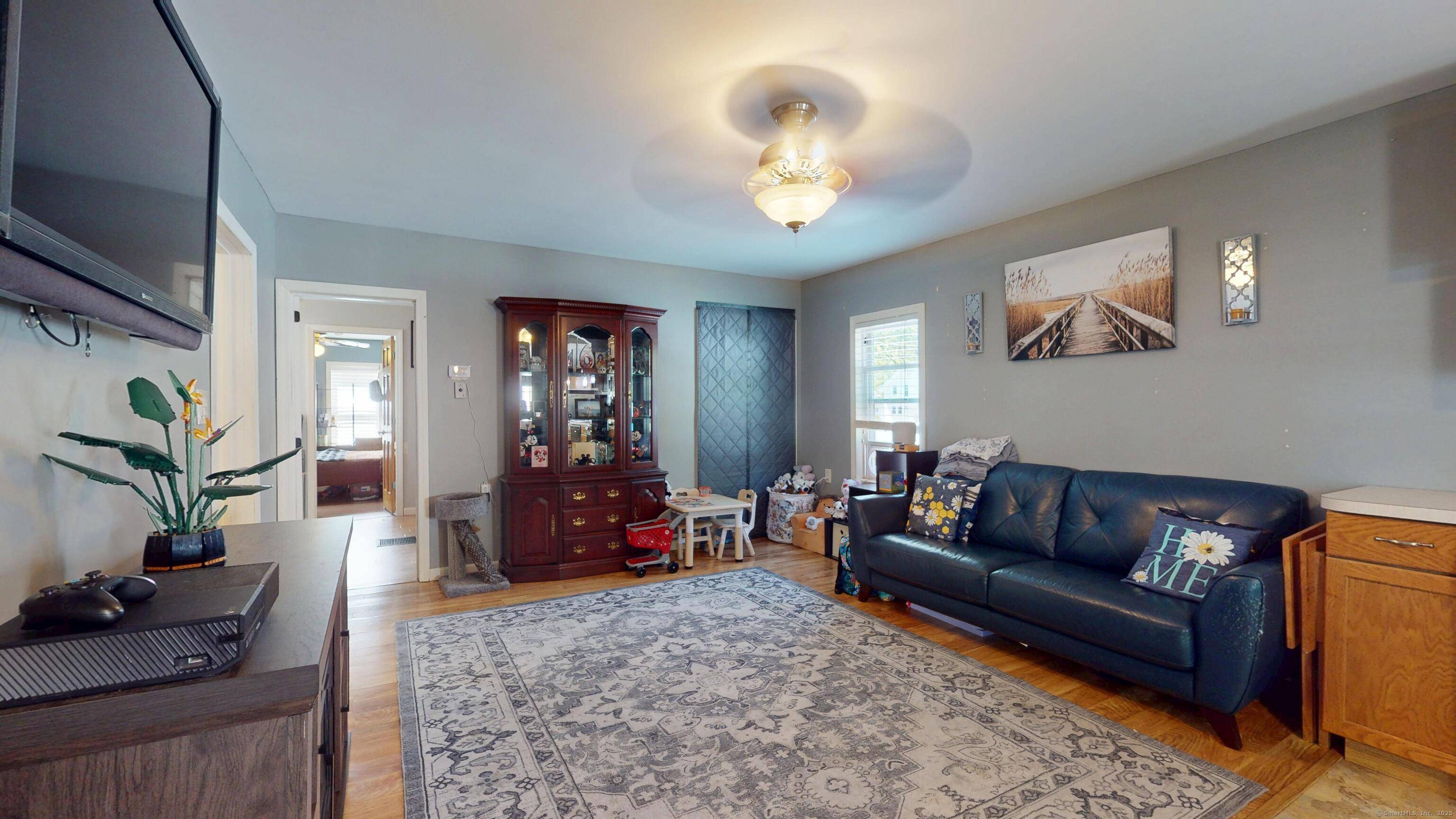 Enfield, CT 06082,13 Oak Street