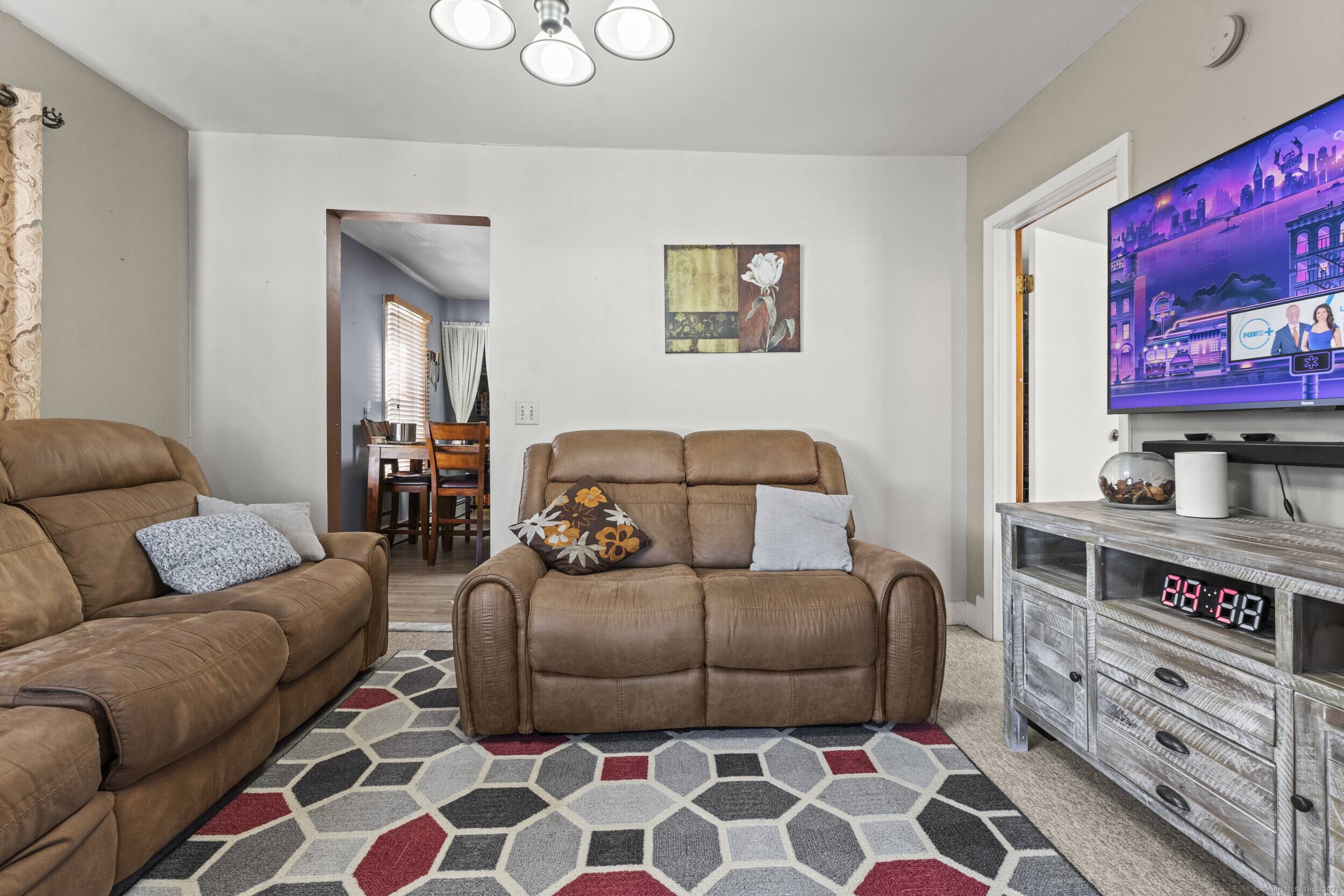 Waterbury, CT 06704,11 Putnam Street
