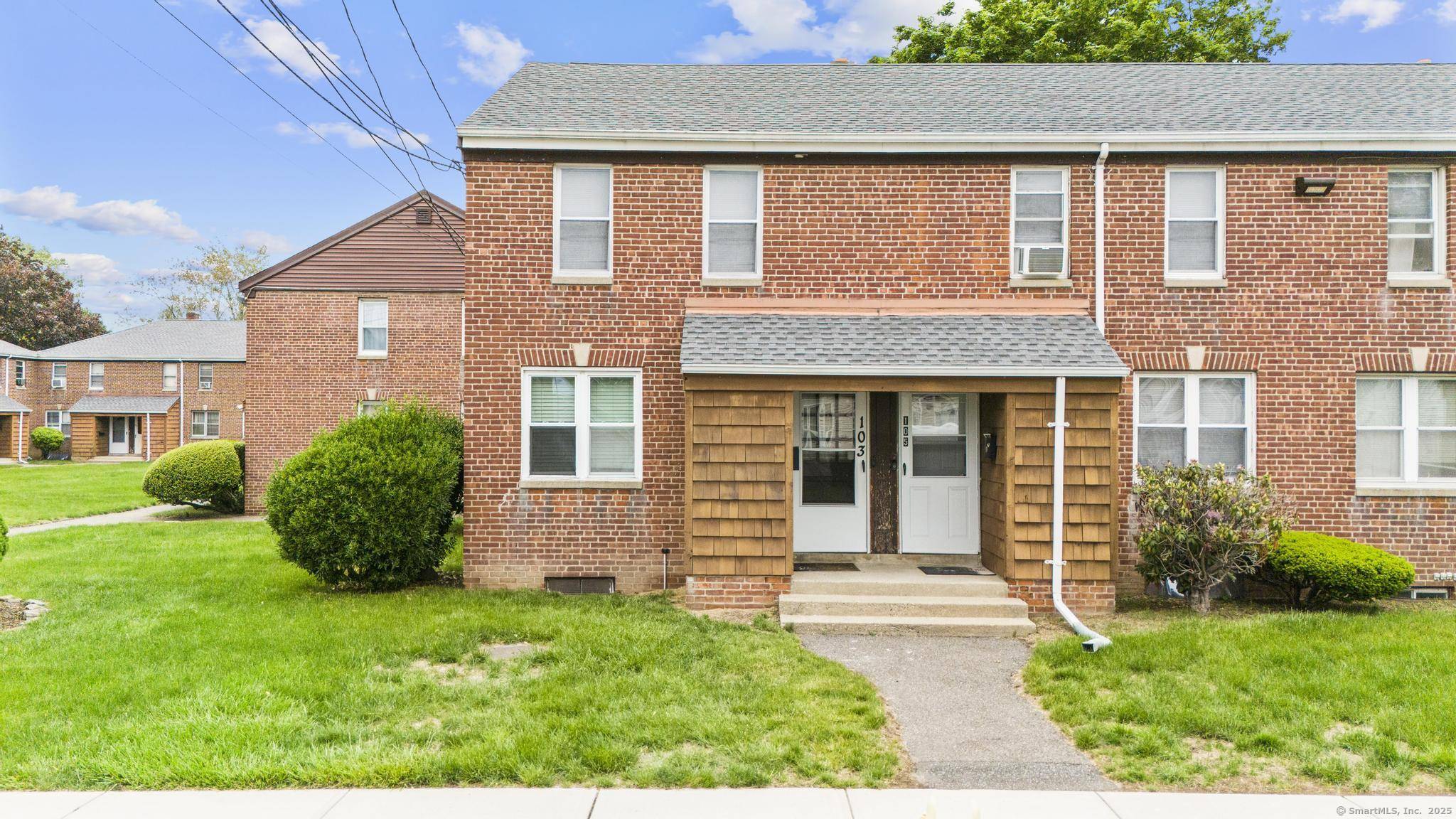 Bridgeport, CT 06610,103 Louisiana Avenue #103