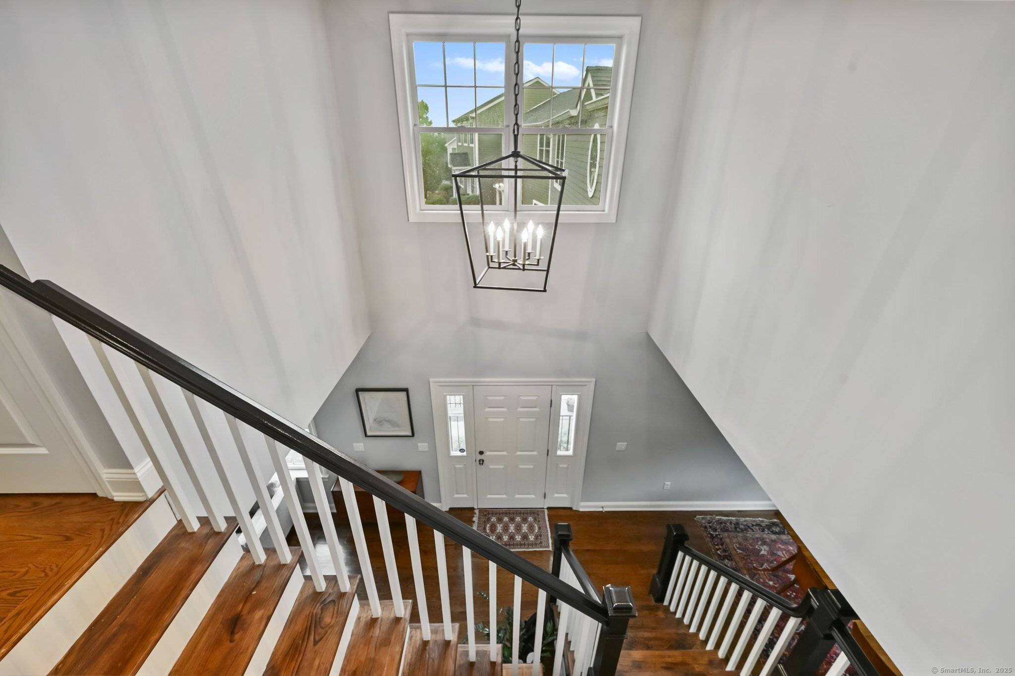 Greenwich, CT 06830,8 View Street #10