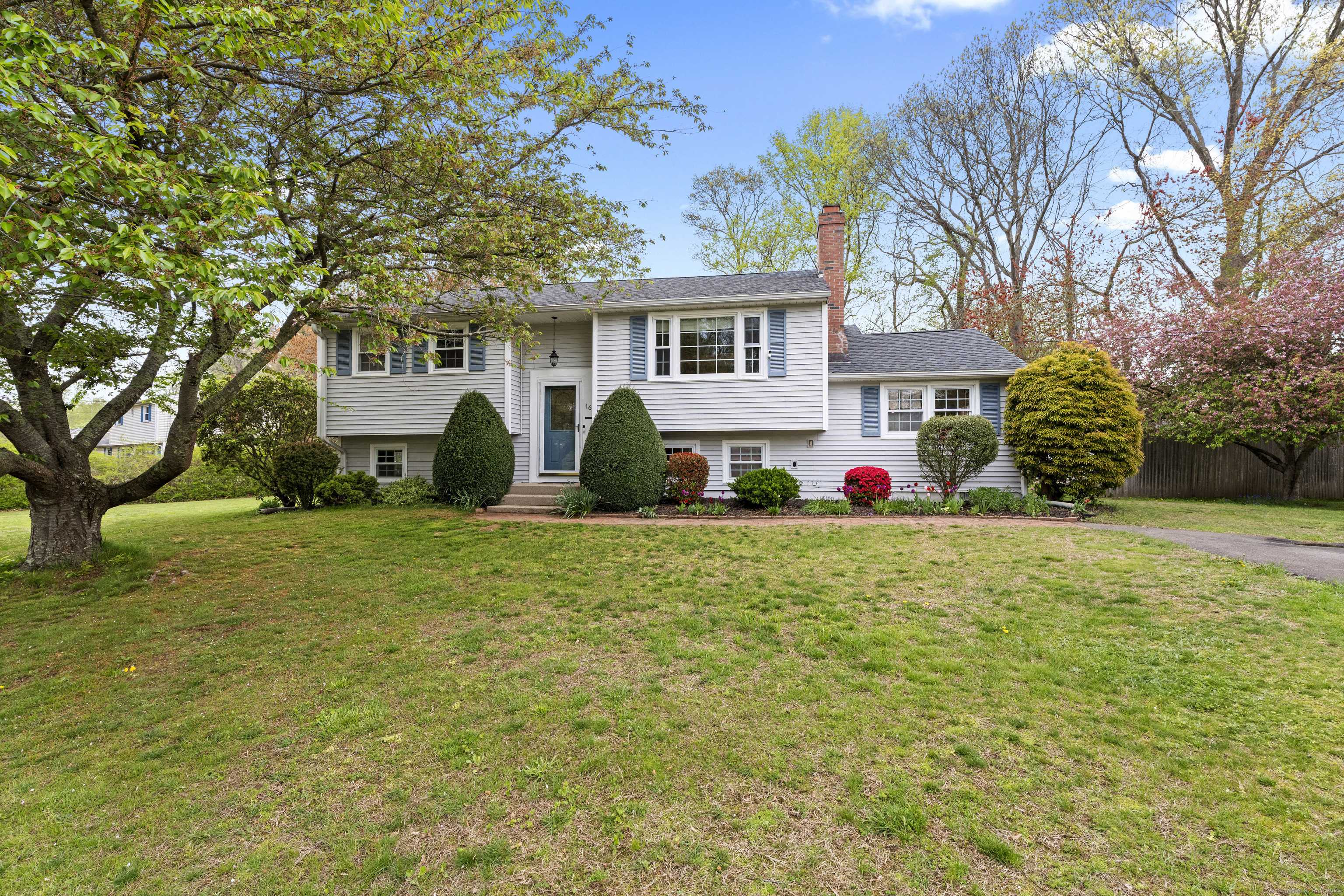 Clinton, CT 06413,16 Willow Lane
