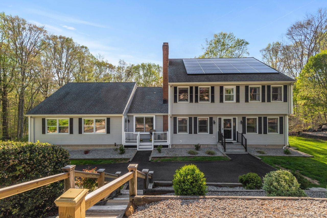 Stratford, CT 06614,95 Pepperidge Circle
