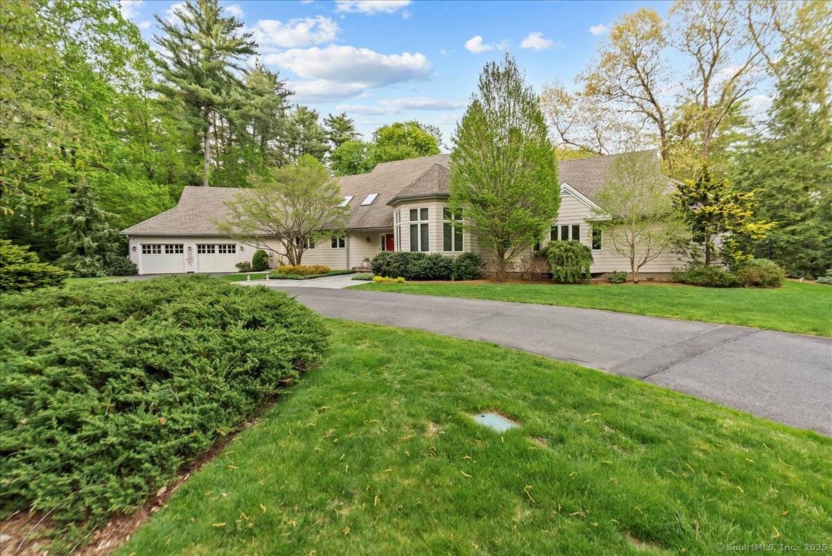 West Hartford, CT 06107,10 White Pine Lane