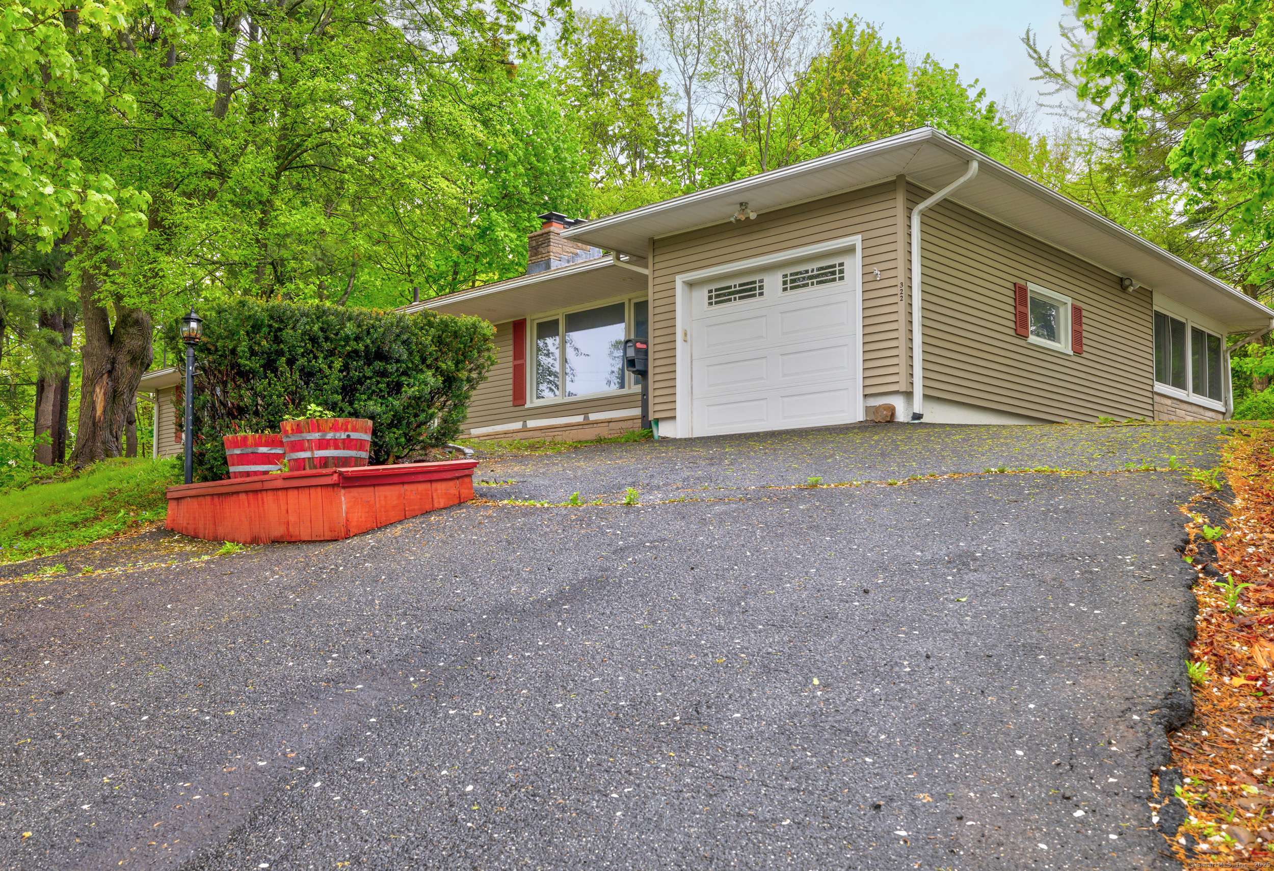 Meriden, CT 06450,322 Lydale Place