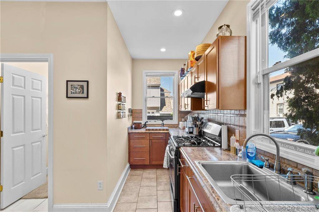 New Haven, CT 06511,27 Pearl Street #1