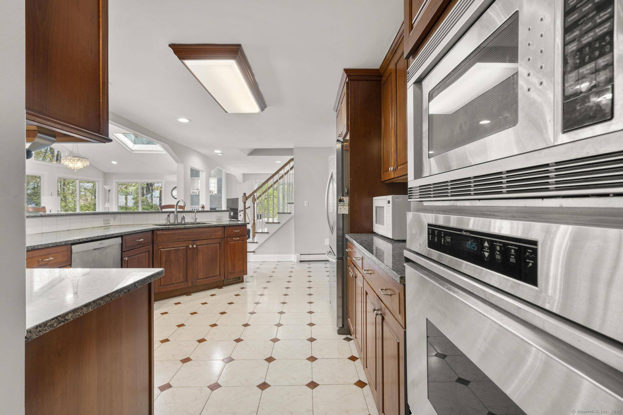 Branford, CT 06405,87 Knollwood Drive
