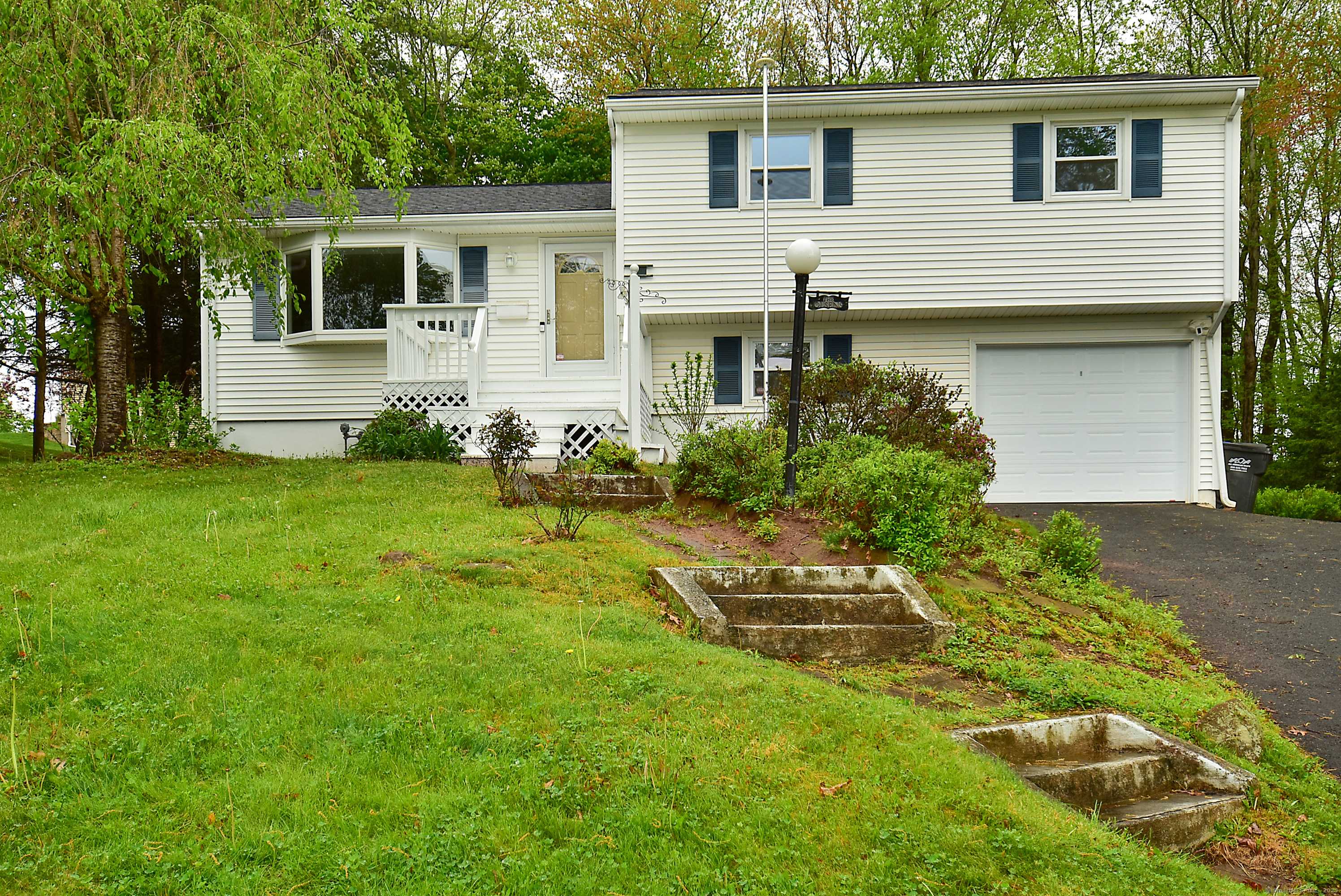 South Windsor, CT 06074,15 Ahern Drive