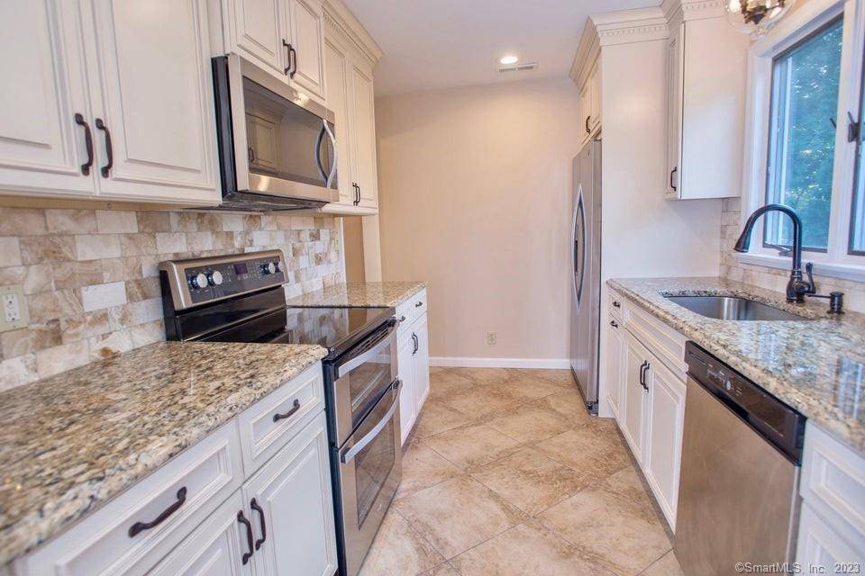 New Canaan, CT 06840,164 New Norwalk Road