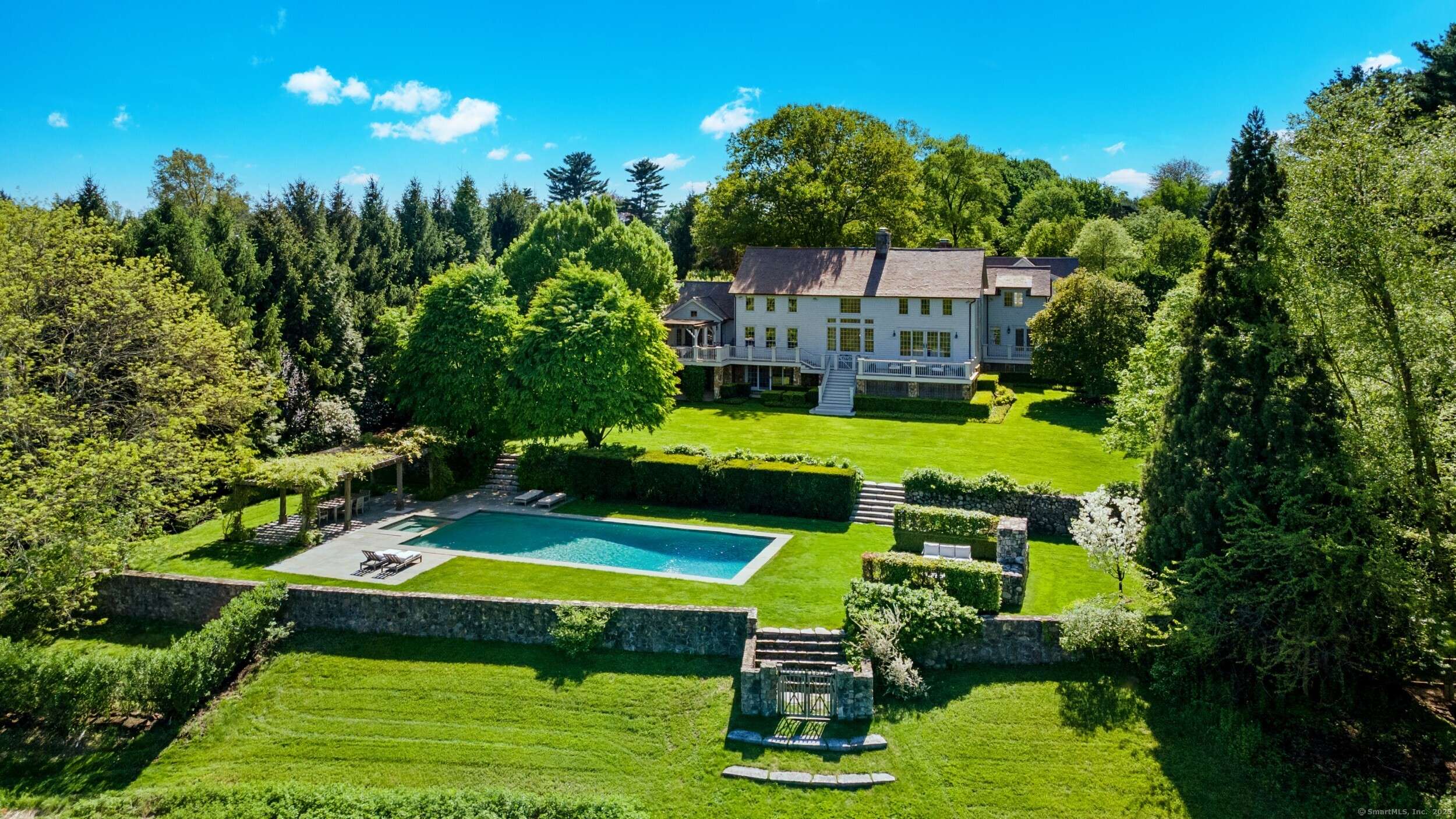 New Canaan, CT 06840,945 Oenoke Ridge