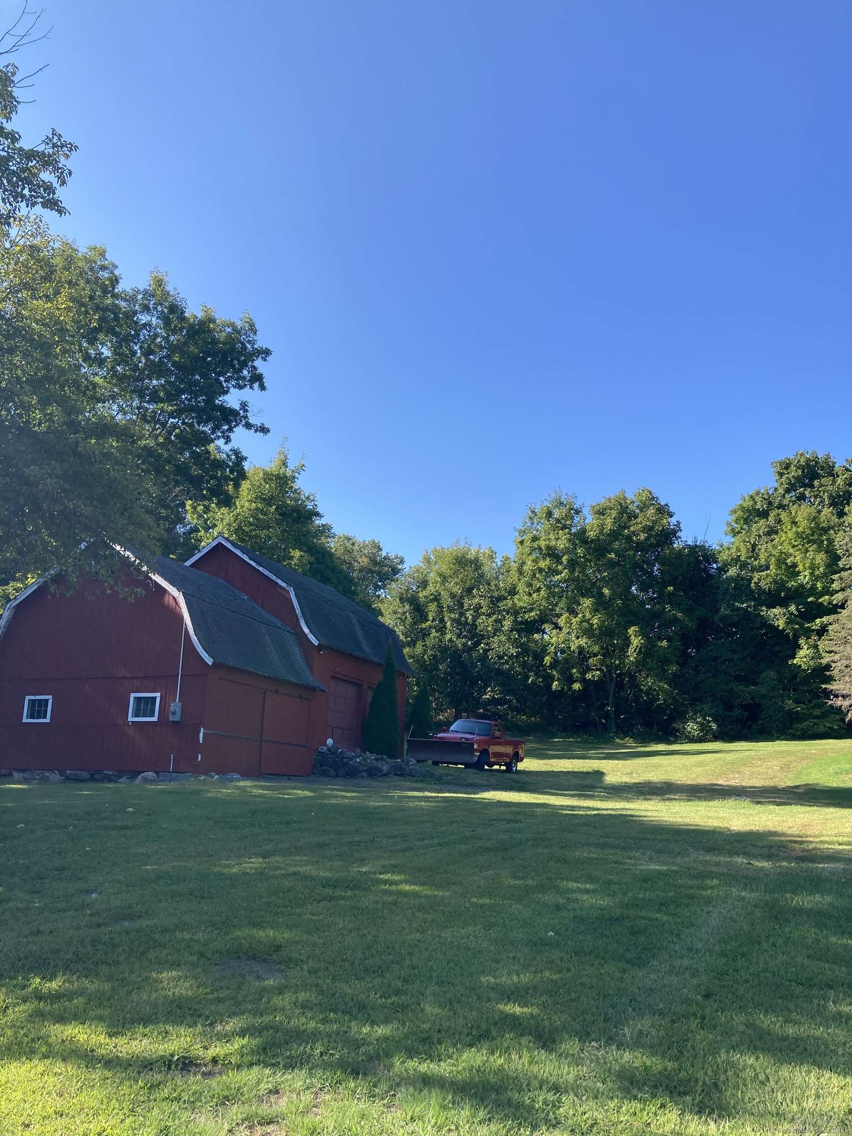 Middlebury, CT 06762,28 Pine Hollow Drive