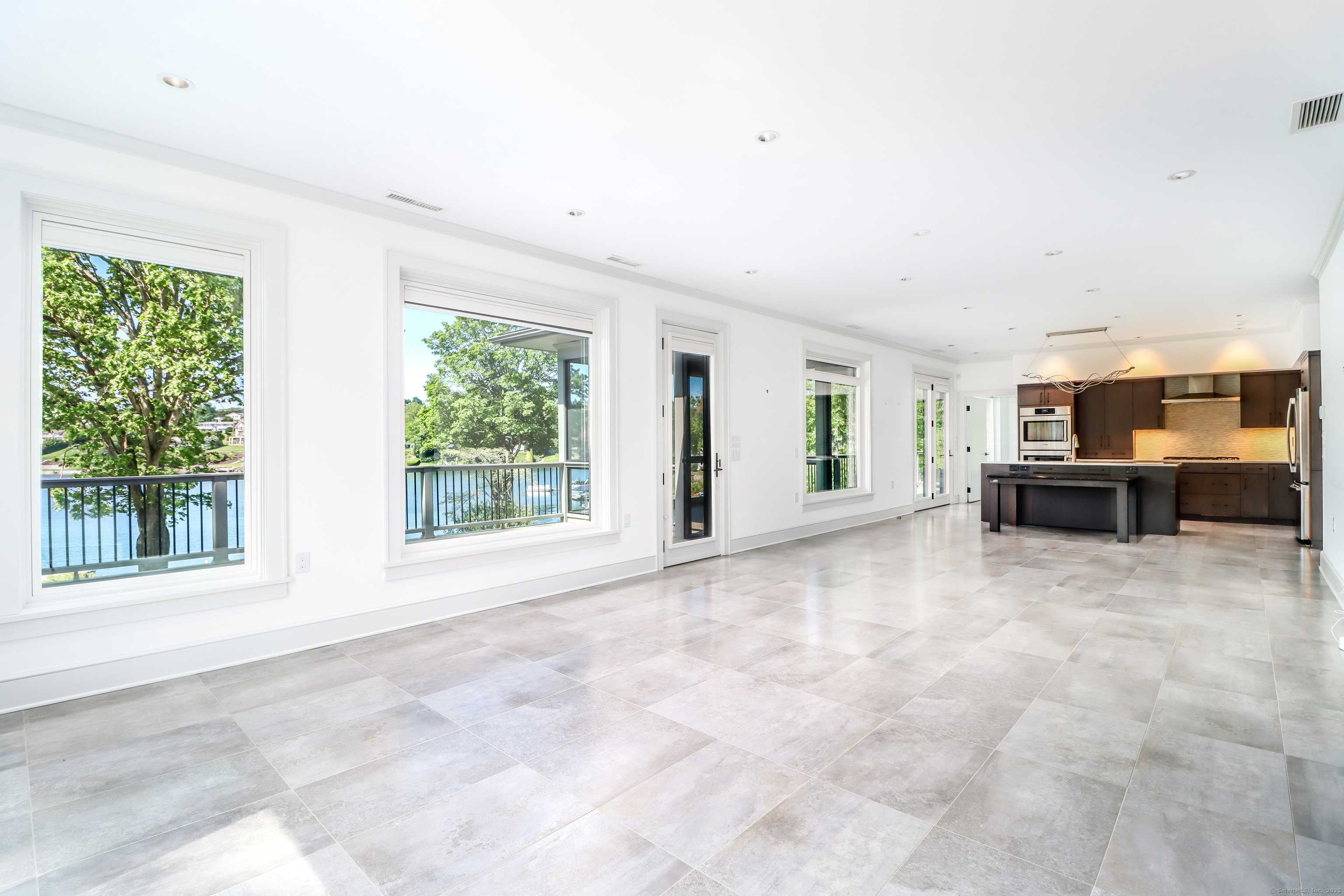 Brookfield, CT 06804,13 Kellogg Street
