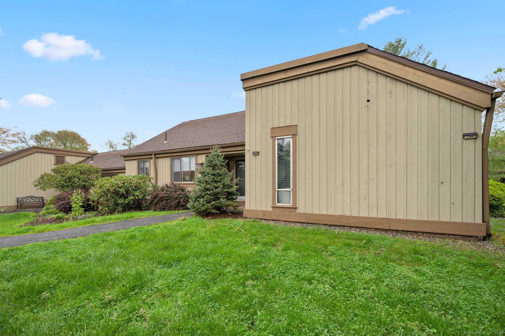 Southbury, CT 06488,438 Heritage Village #B