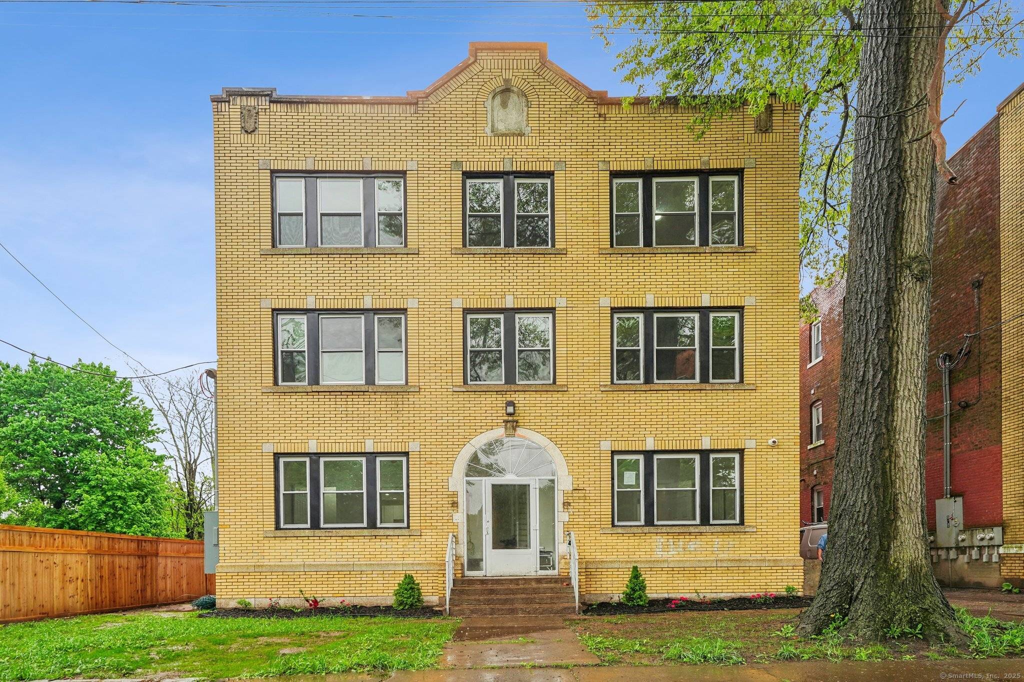 Hartford, CT 06112,208 Magnolia Street