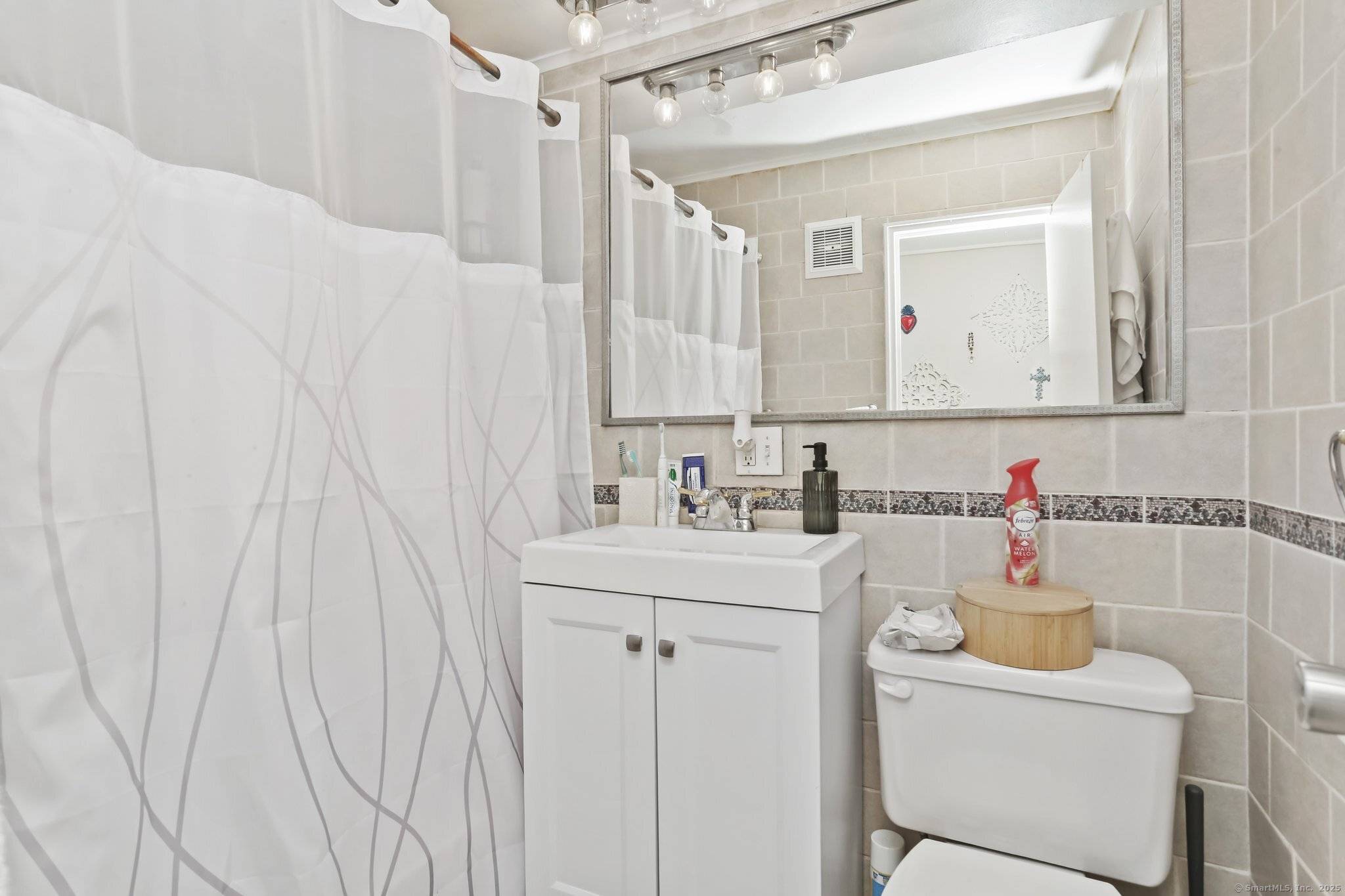 Stamford, CT 06902,91 Strawberry Hill Avenue #733