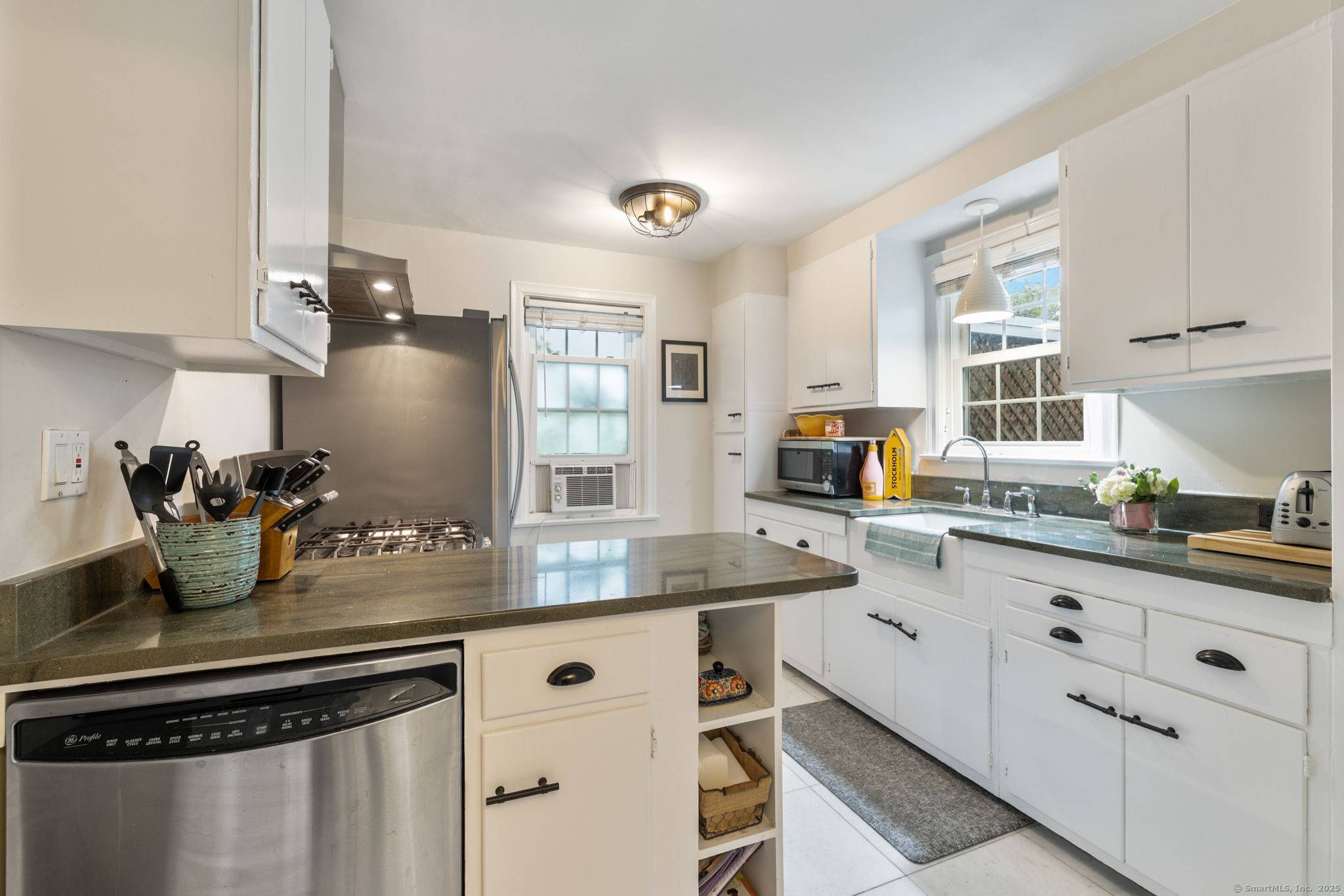 Stamford, CT 06905,85 5th Street