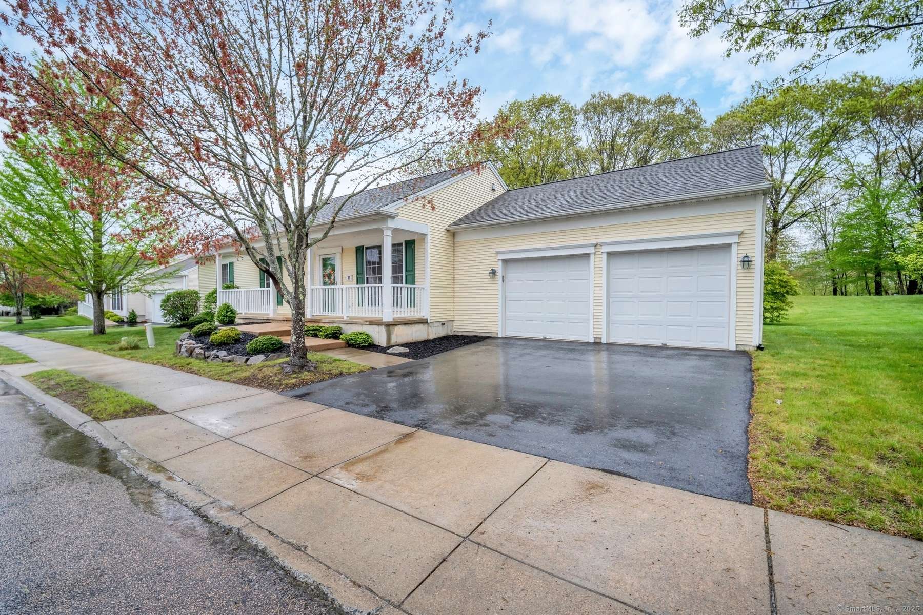 Waterford, CT 06385,33 Beechwood Drive