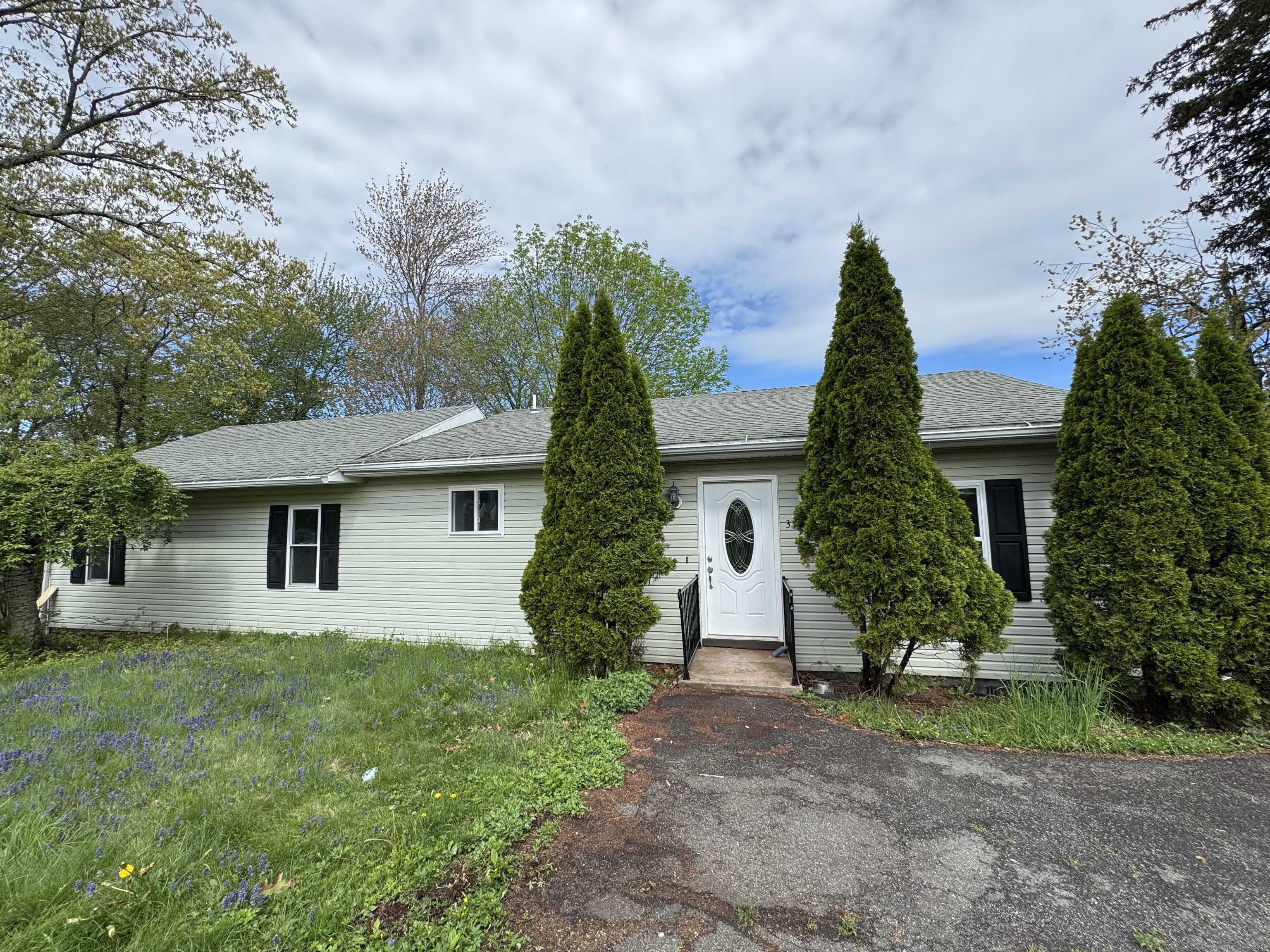 West Haven, CT 06516,39 Medford Street