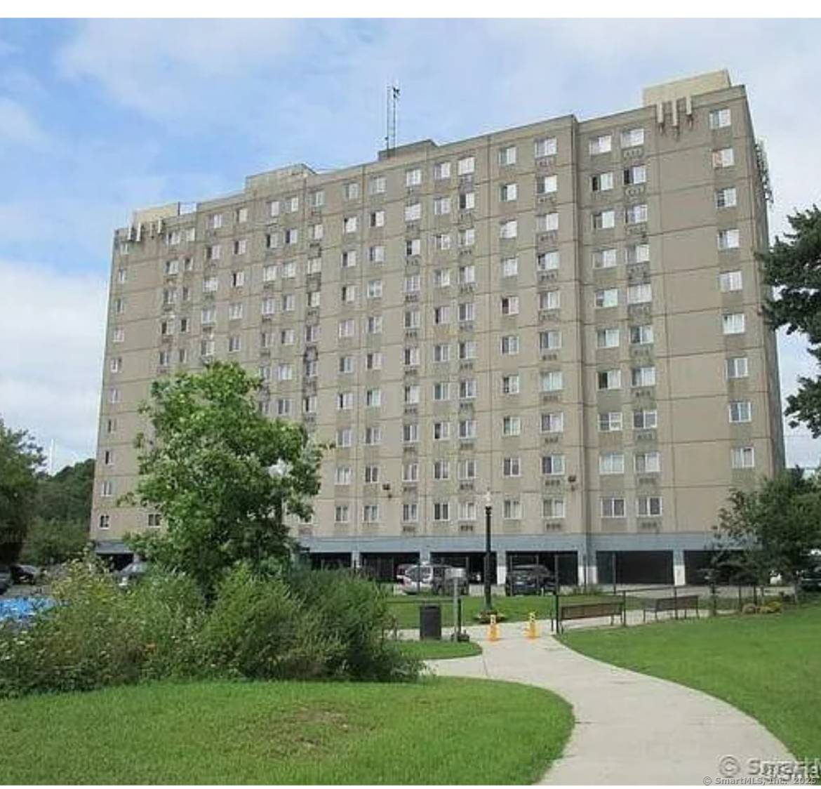 Bridgeport, CT 06610,120 Huntington Turnpike #208
