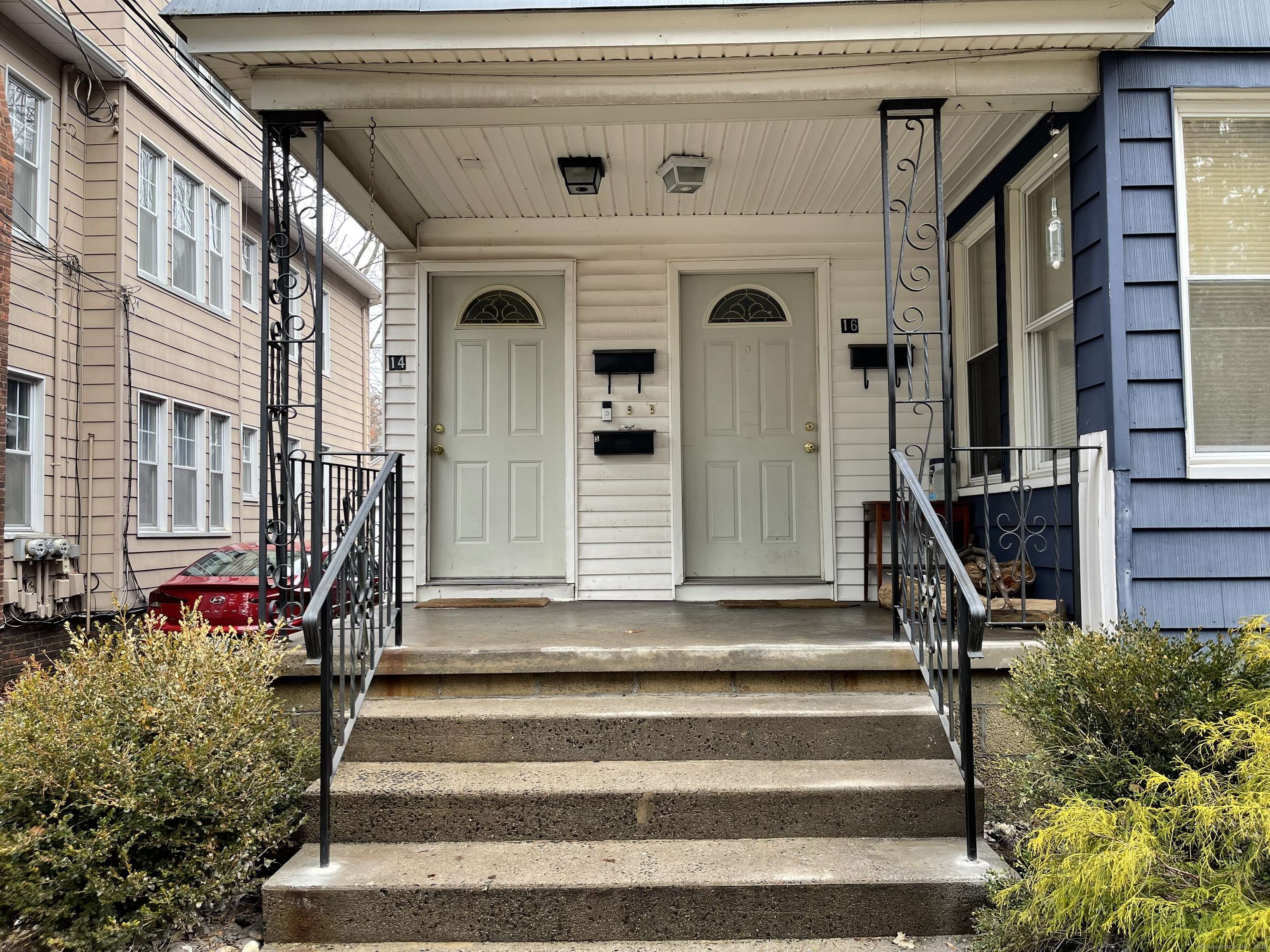 Hamden, CT 06517,14 Walden Street #1