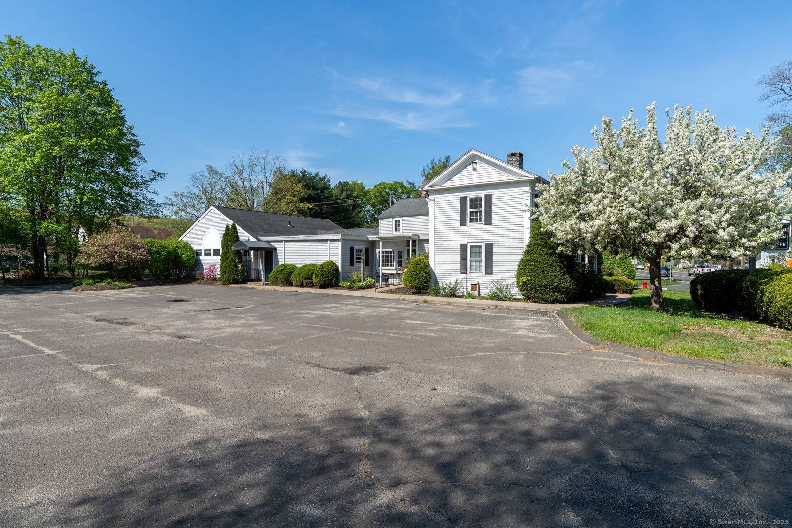 Canton, CT 06019,141 Dowd Avenue