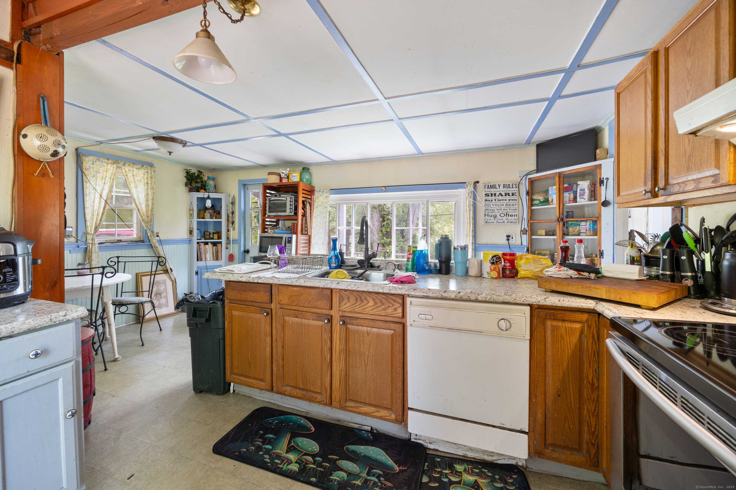 Deep River, CT 06417,16 Winter Avenue