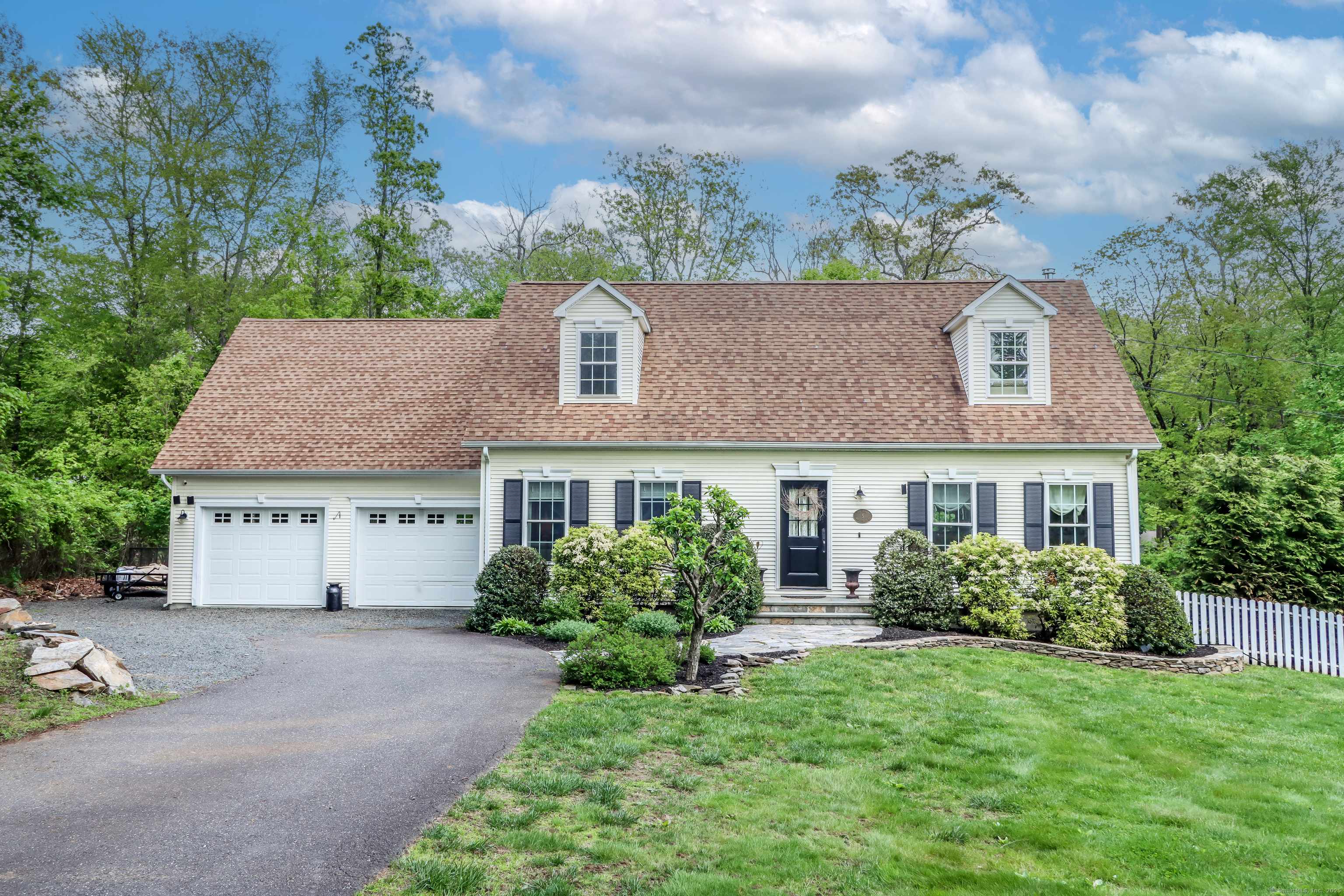 Brookfield, CT 06804,5 Maple Tree Road