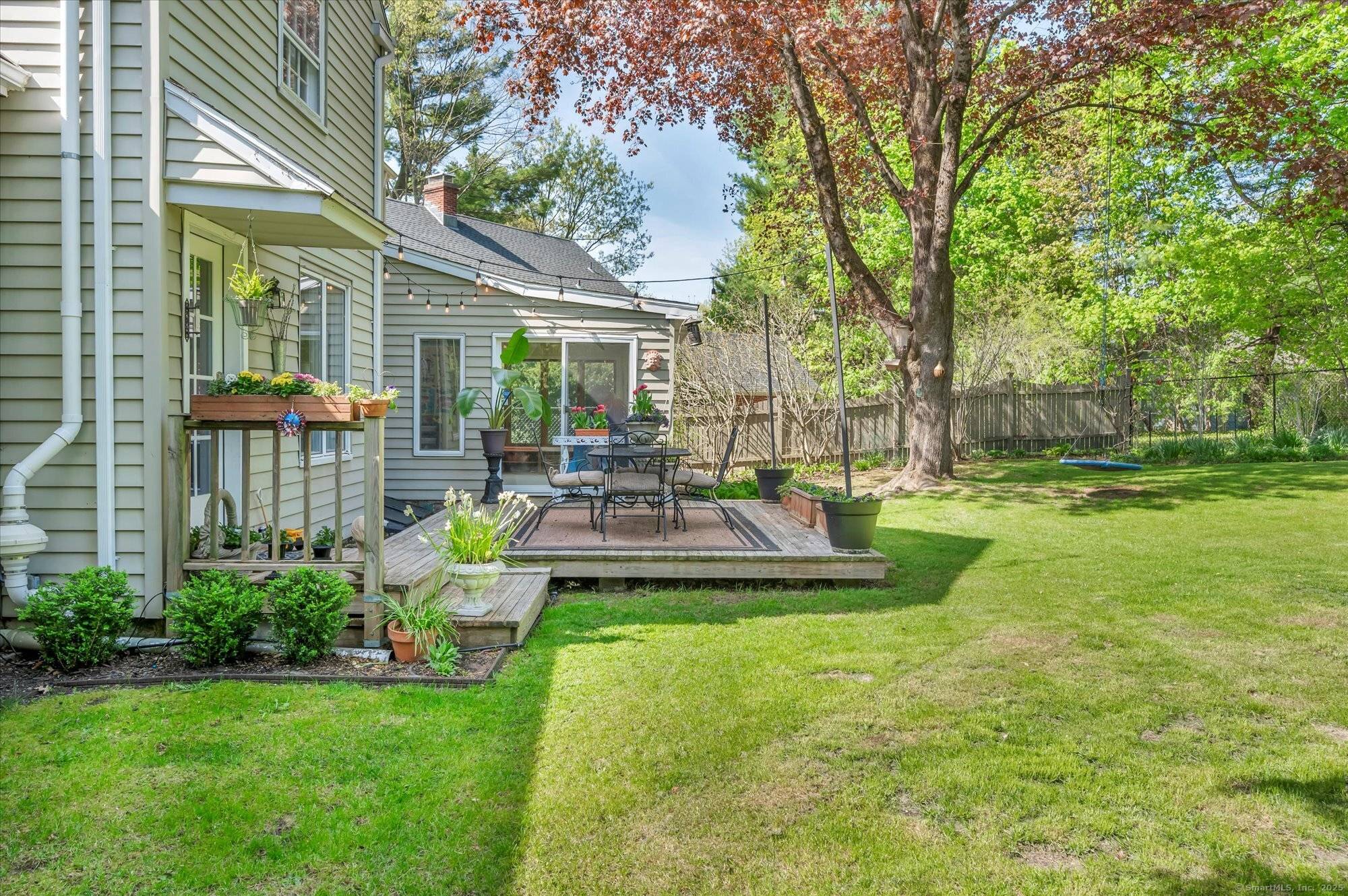 Hamden, CT 06517,10 Meadowbrook Road