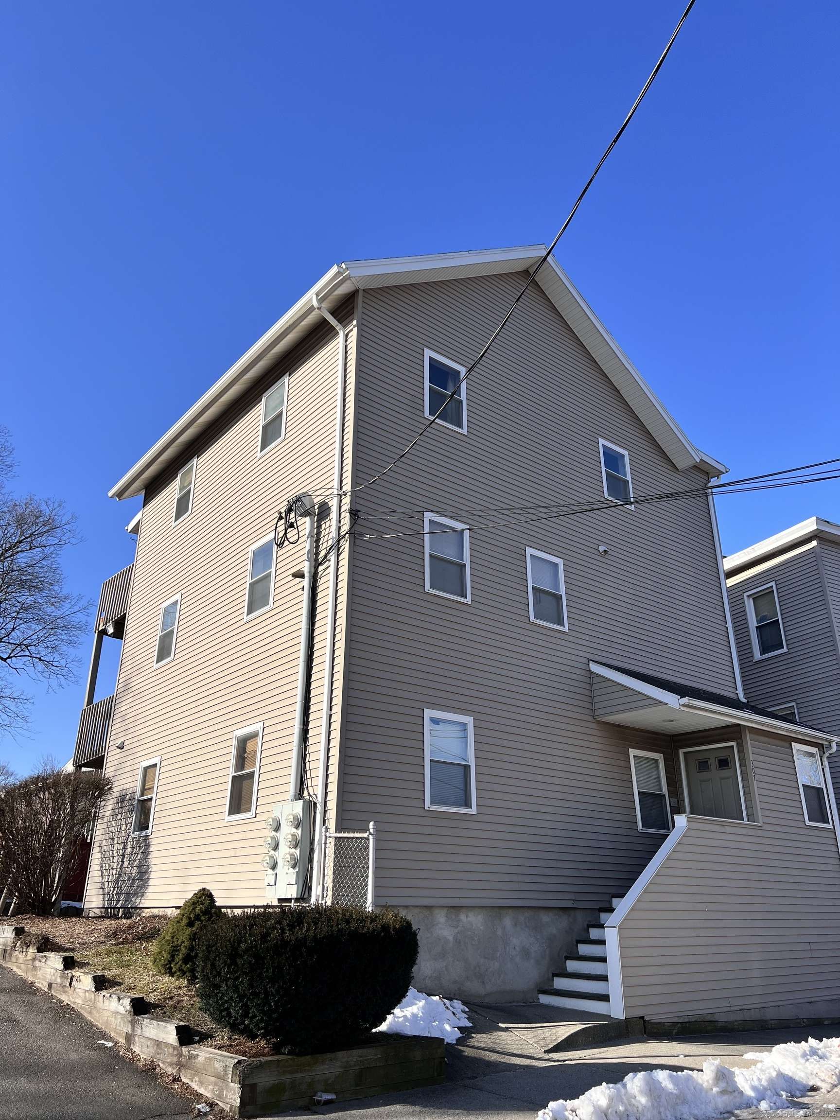 Waterbury, CT 06708,307 Washington Avenue #4