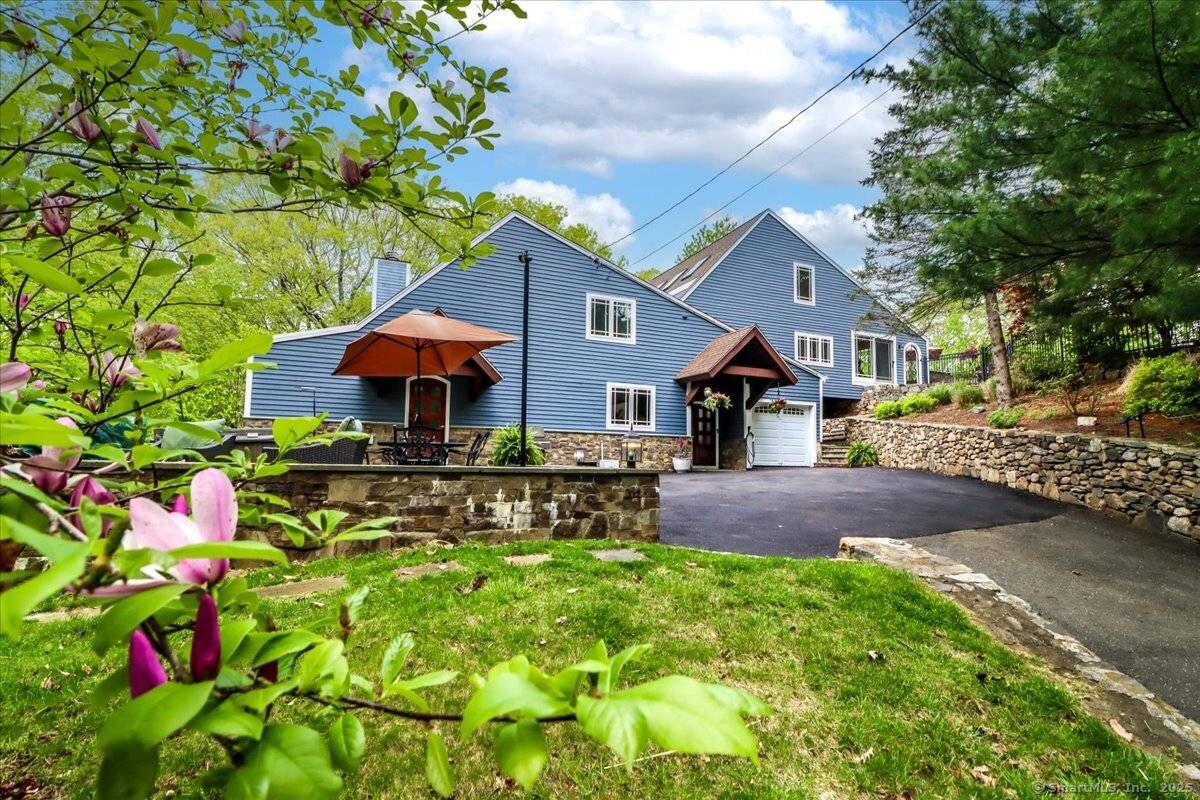 Ridgefield, CT 06877,550 Barrack Hill Road