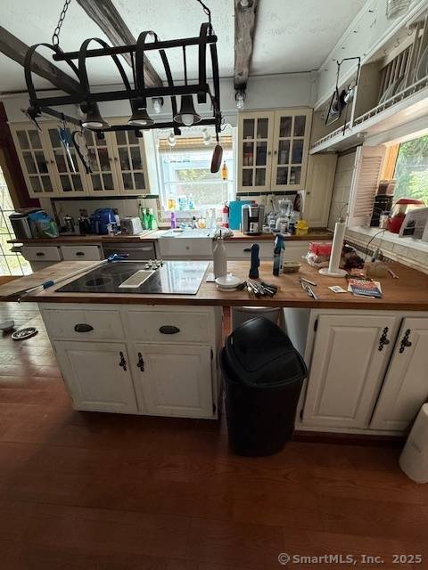 Oxford, CT 06478,19 Dutton Road
