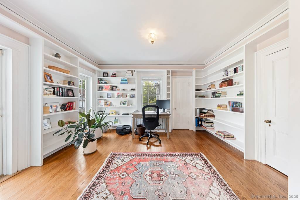 Greenwich, CT 06831,1050 King Street