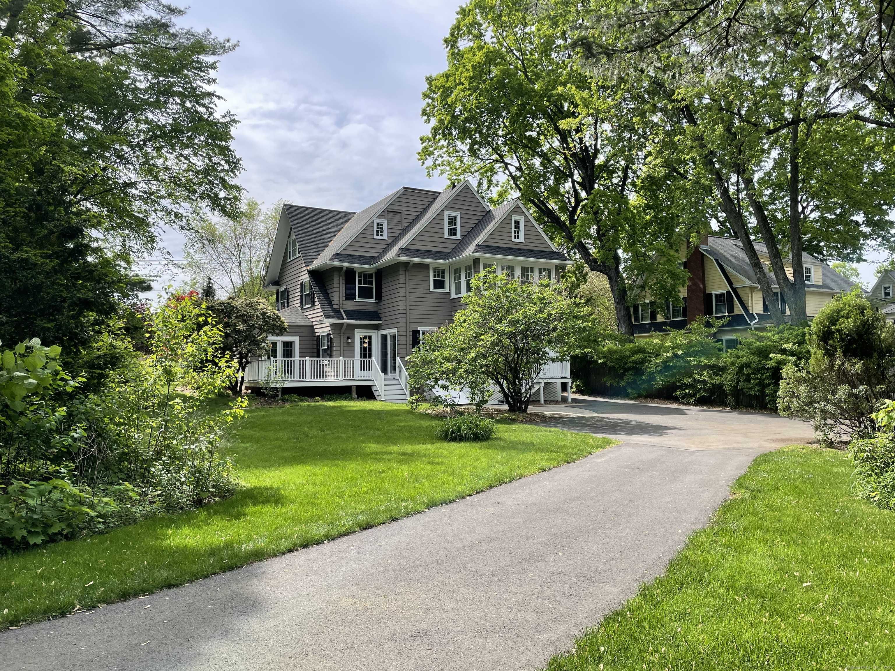 West Hartford, CT 06107,26 Ridgewood Road