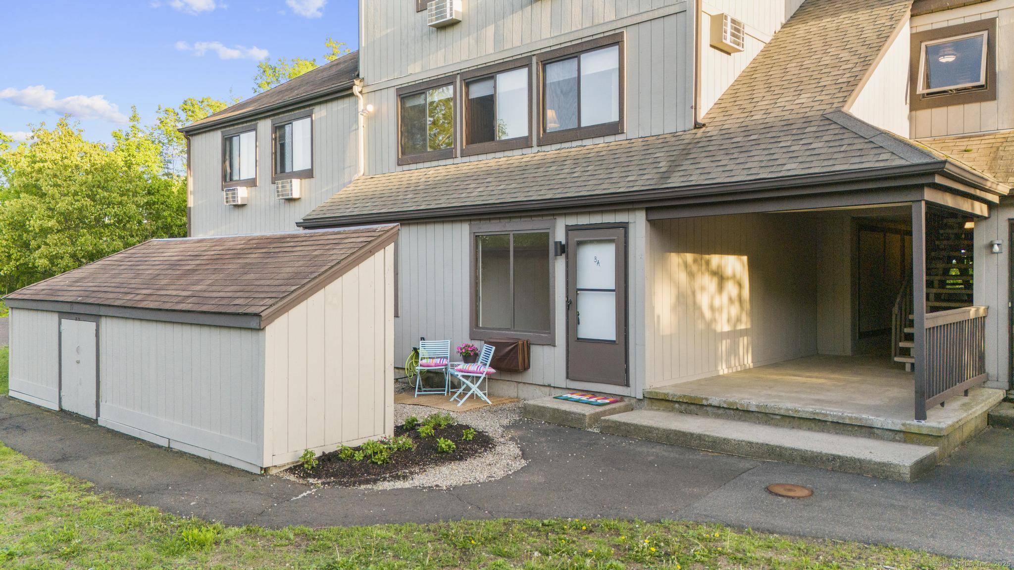 Branford, CT 06405,3 Pineview Drive #A
