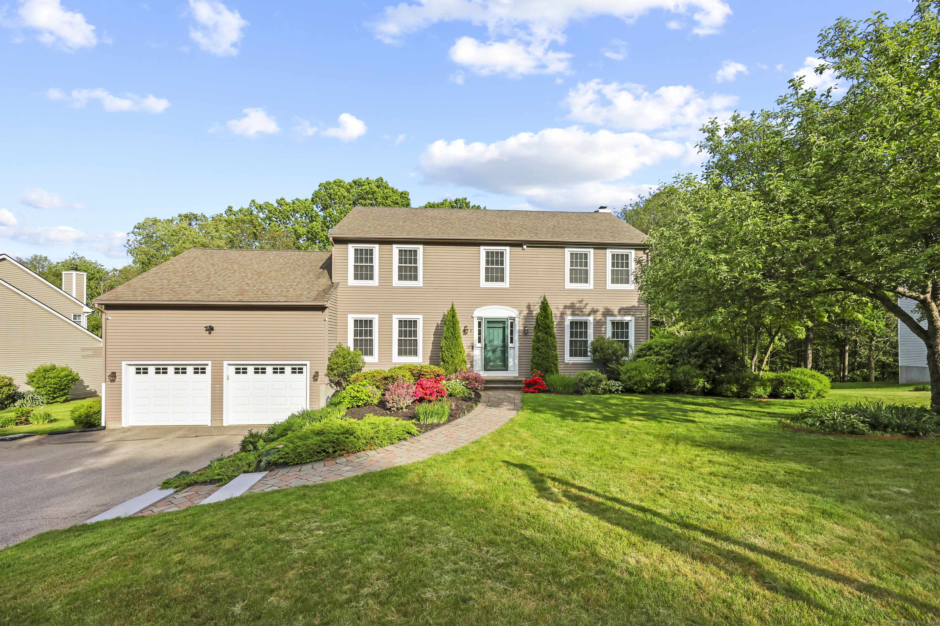 East Hampton, CT 06424,5 Nutmeg Lane