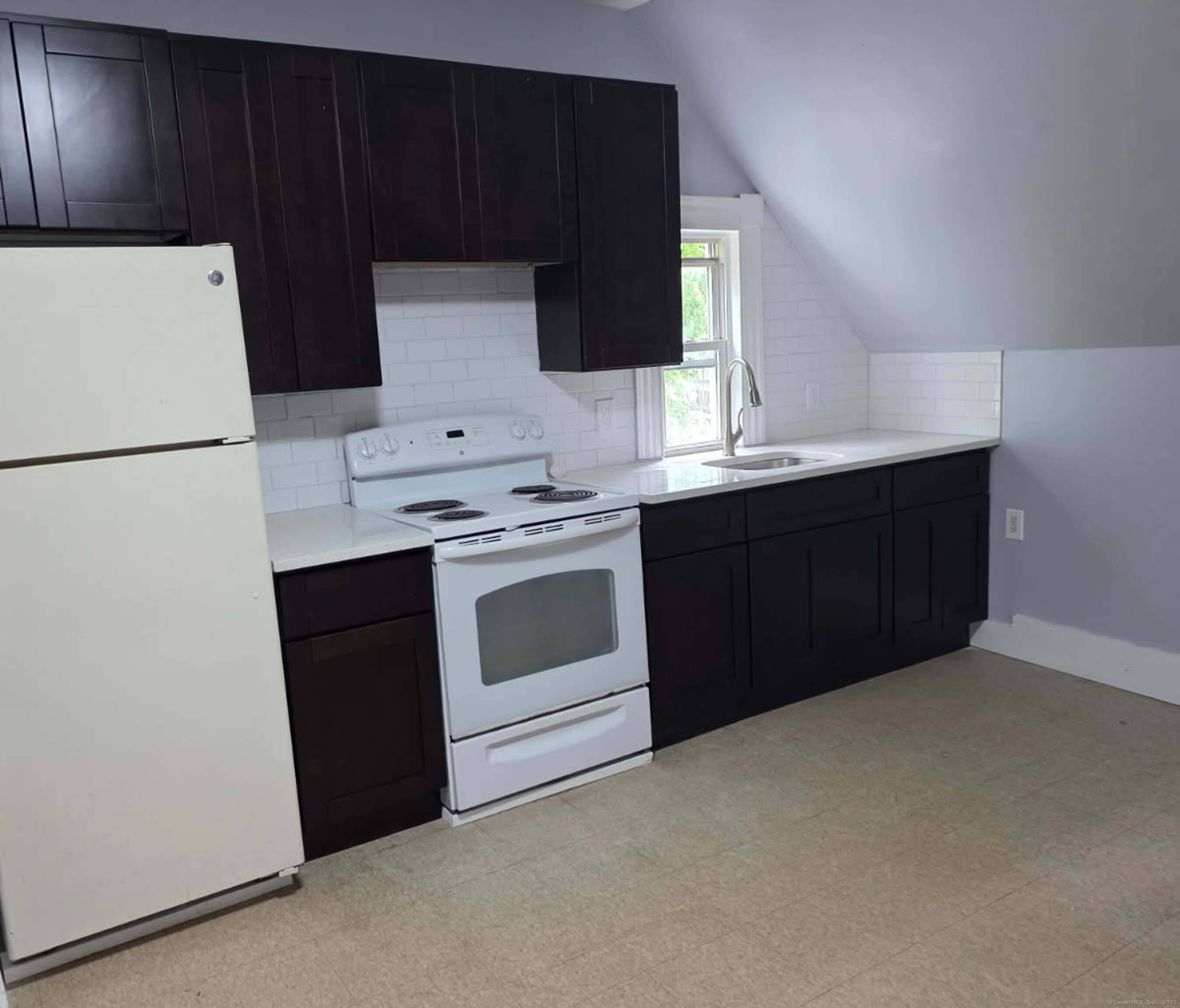 Waterbury, CT 06704,116 Locust Street #3