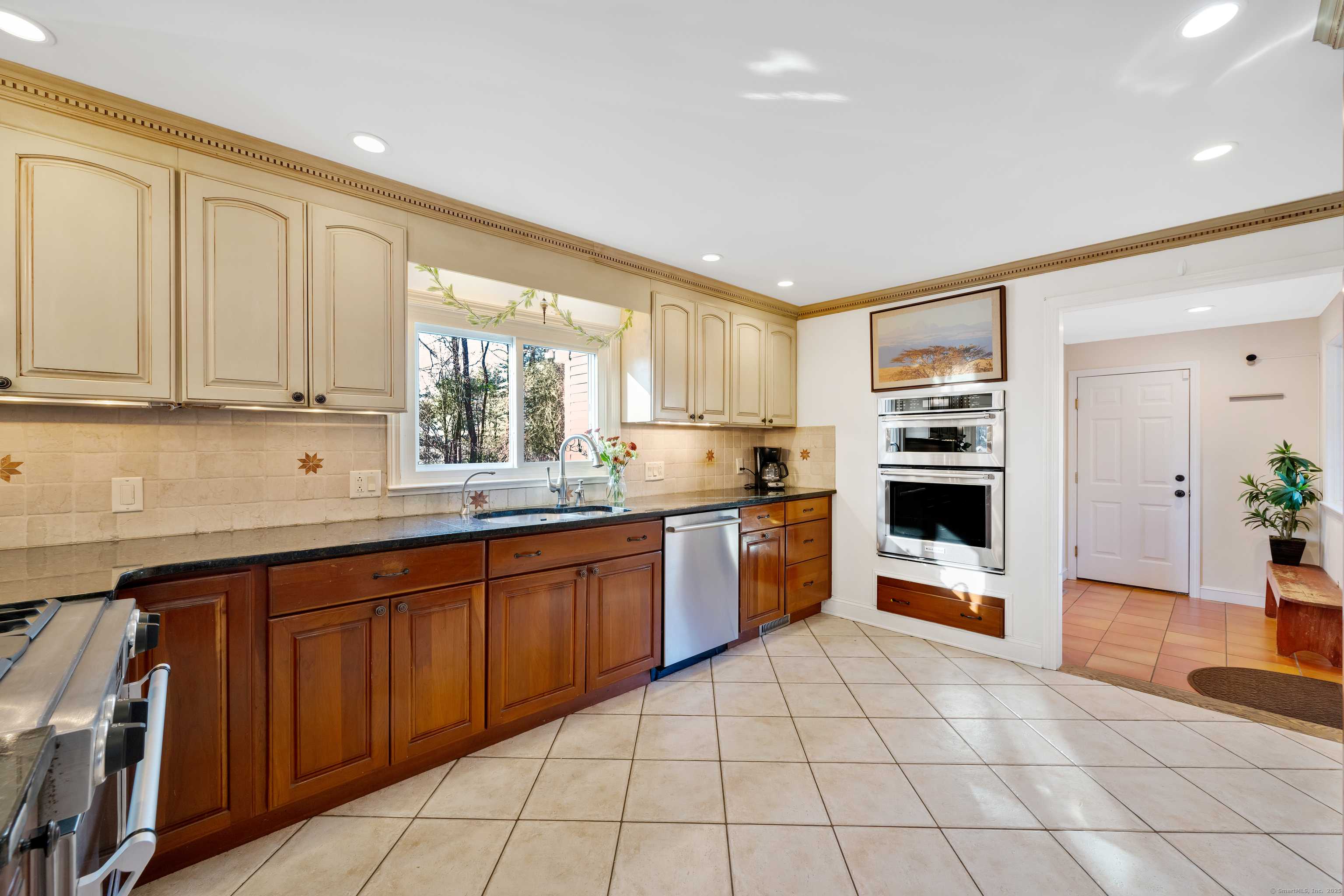 Avon, CT 06001,107 Cider Brook Road