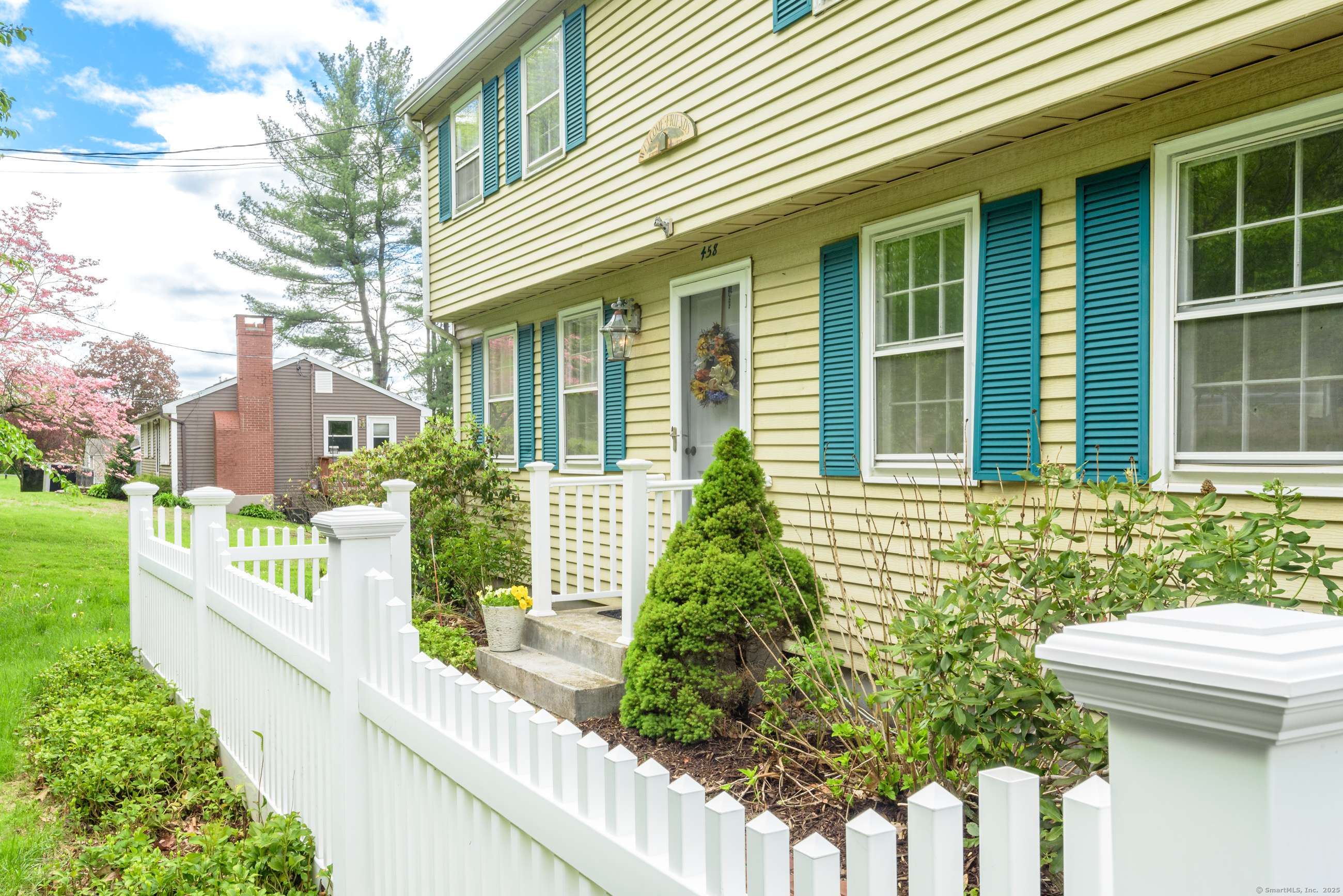 Ellington, CT 06029,458 Somers Road