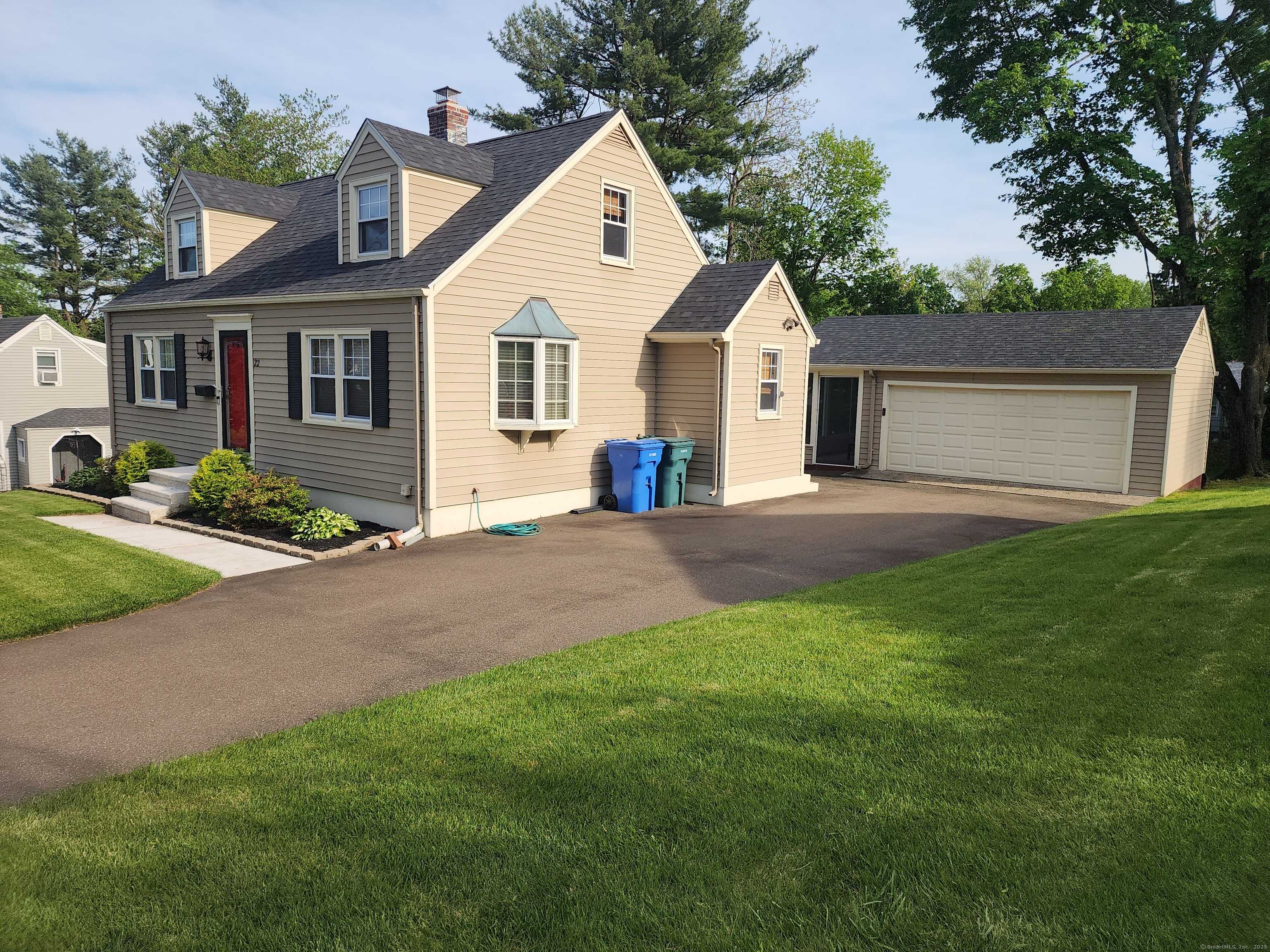 Hamden, CT 06518,22 Cumpstone Drive