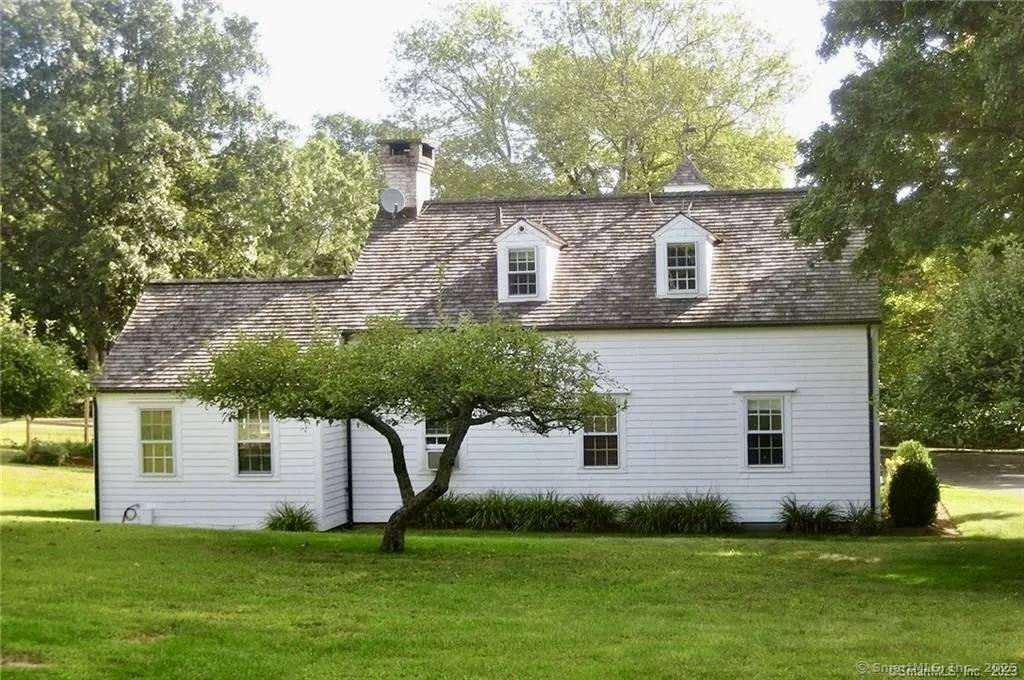 Easton, CT 06612,34 Division Street