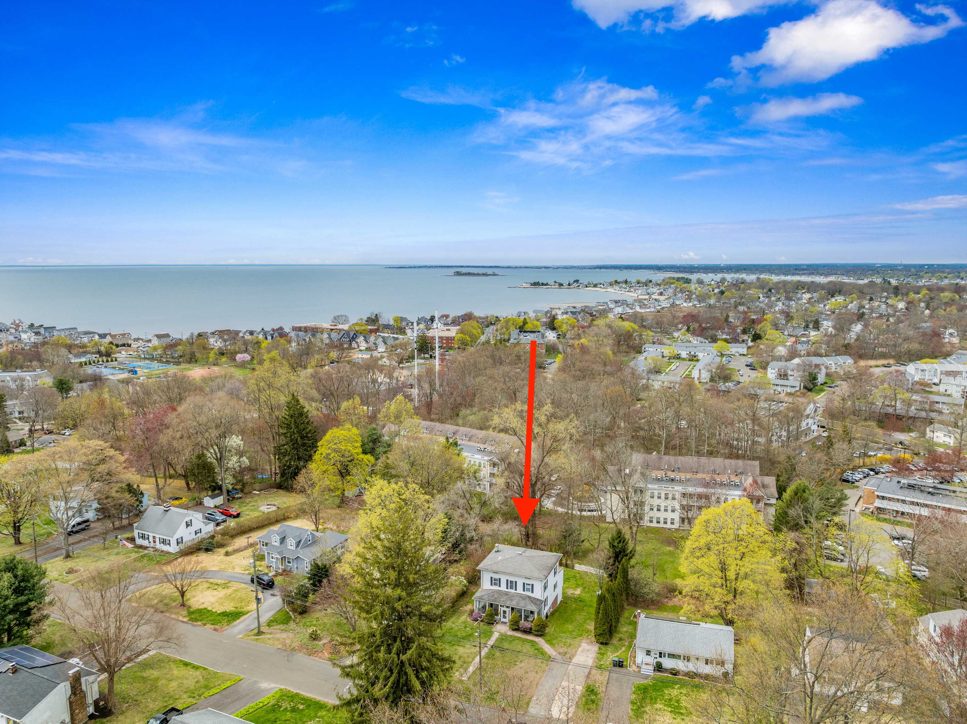 Milford, CT 06460,571 Pond Point Avenue