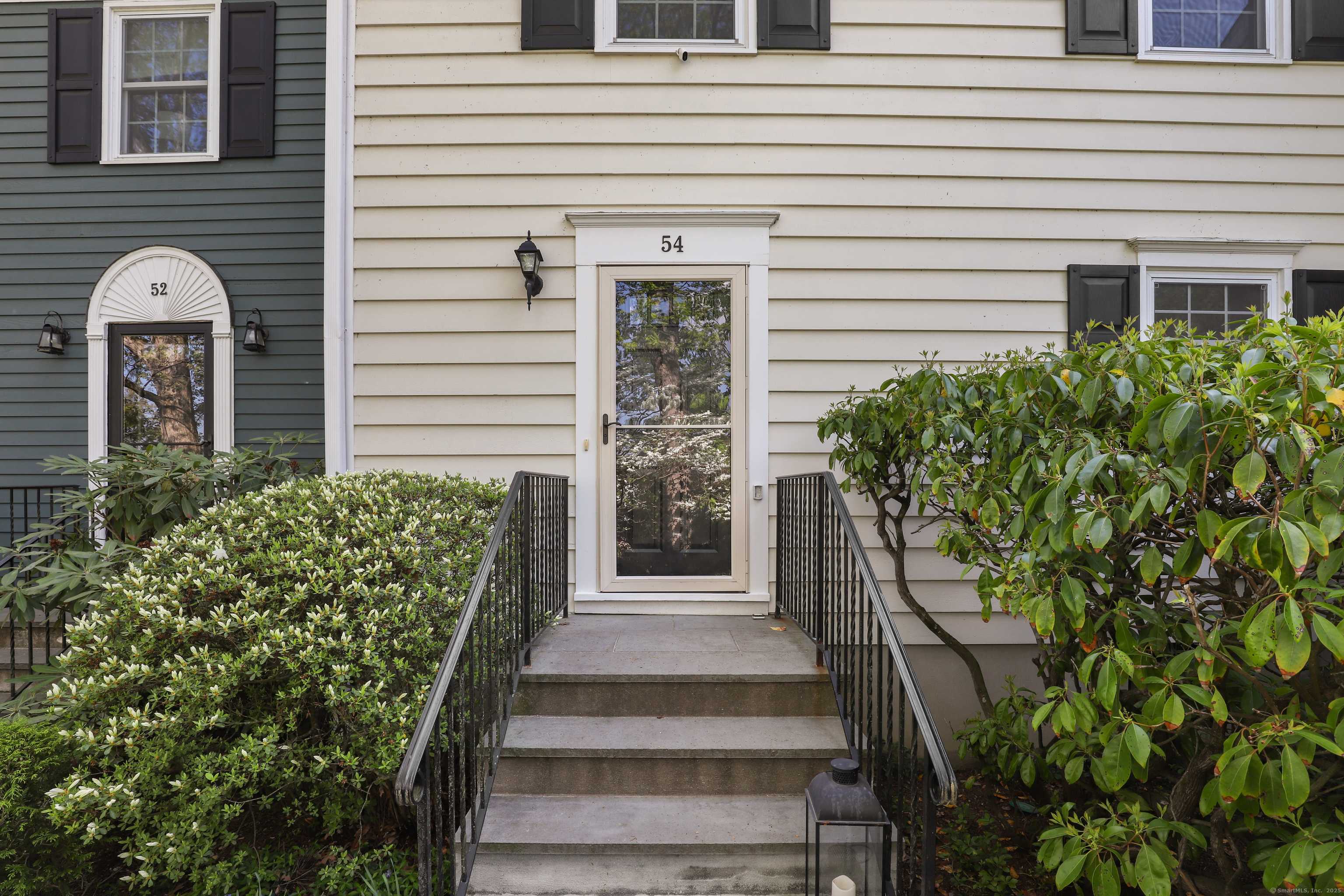 Greenwich, CT 06831,54 Greenwich Hills Drive #54