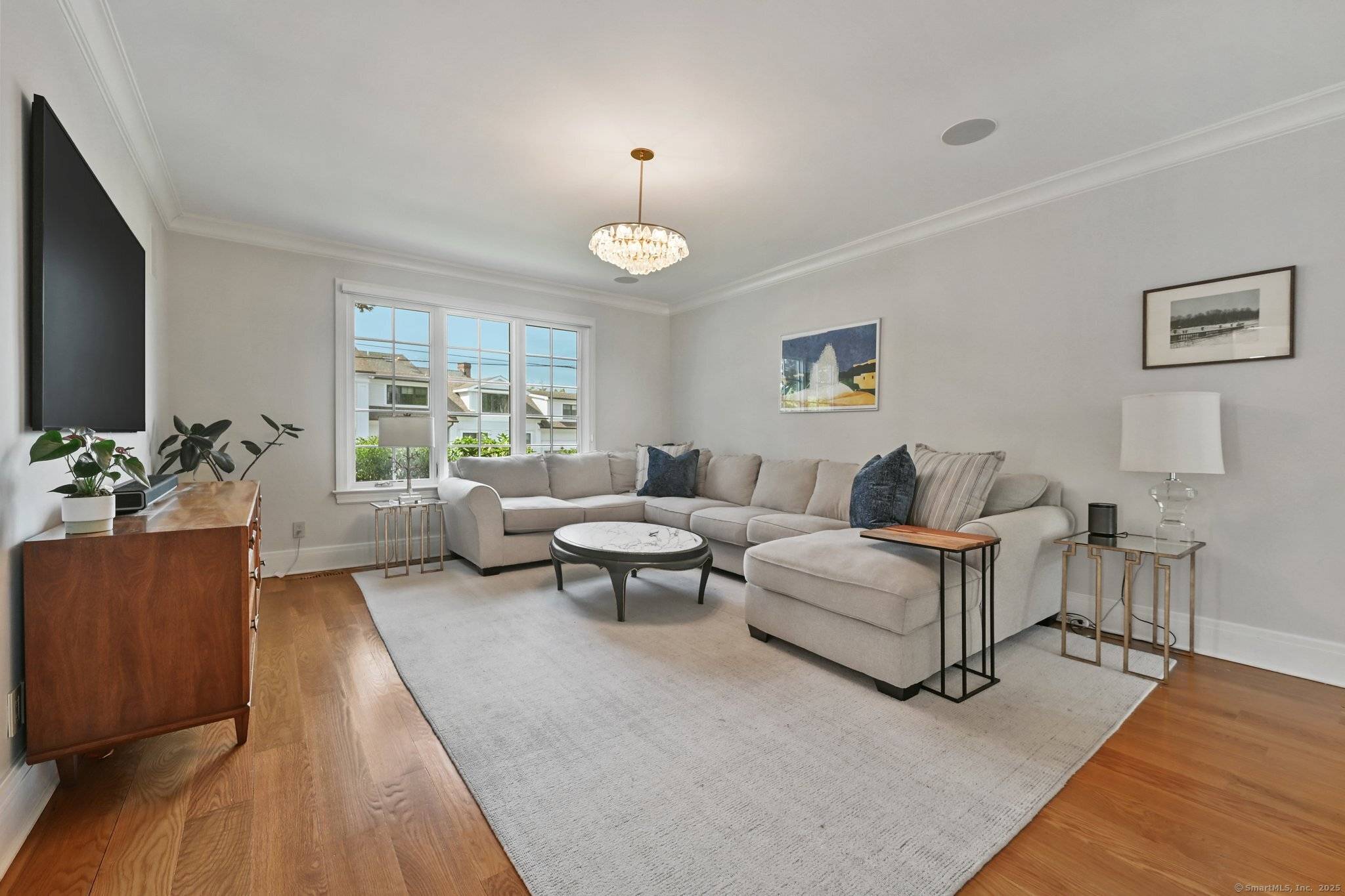 New Canaan, CT 06840,144 South Avenue